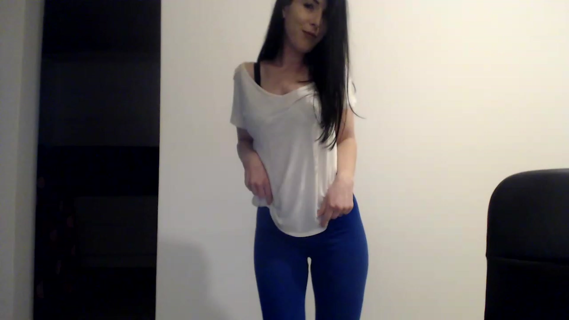 Gallery image thumbnail from Alexys23's myfreecams stream on, 02/10/2023, 04:46 image 2 of 20