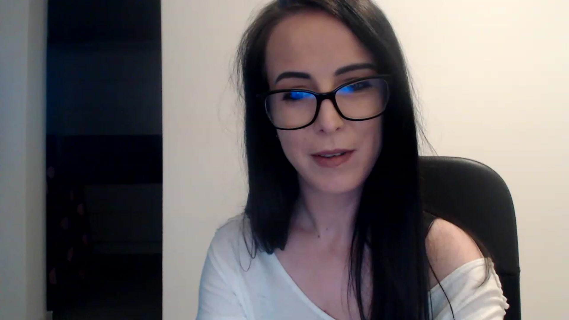 Gallery image thumbnail from Alexys23's myfreecams stream on, 02/10/2023, 04:46 image 8 of 20