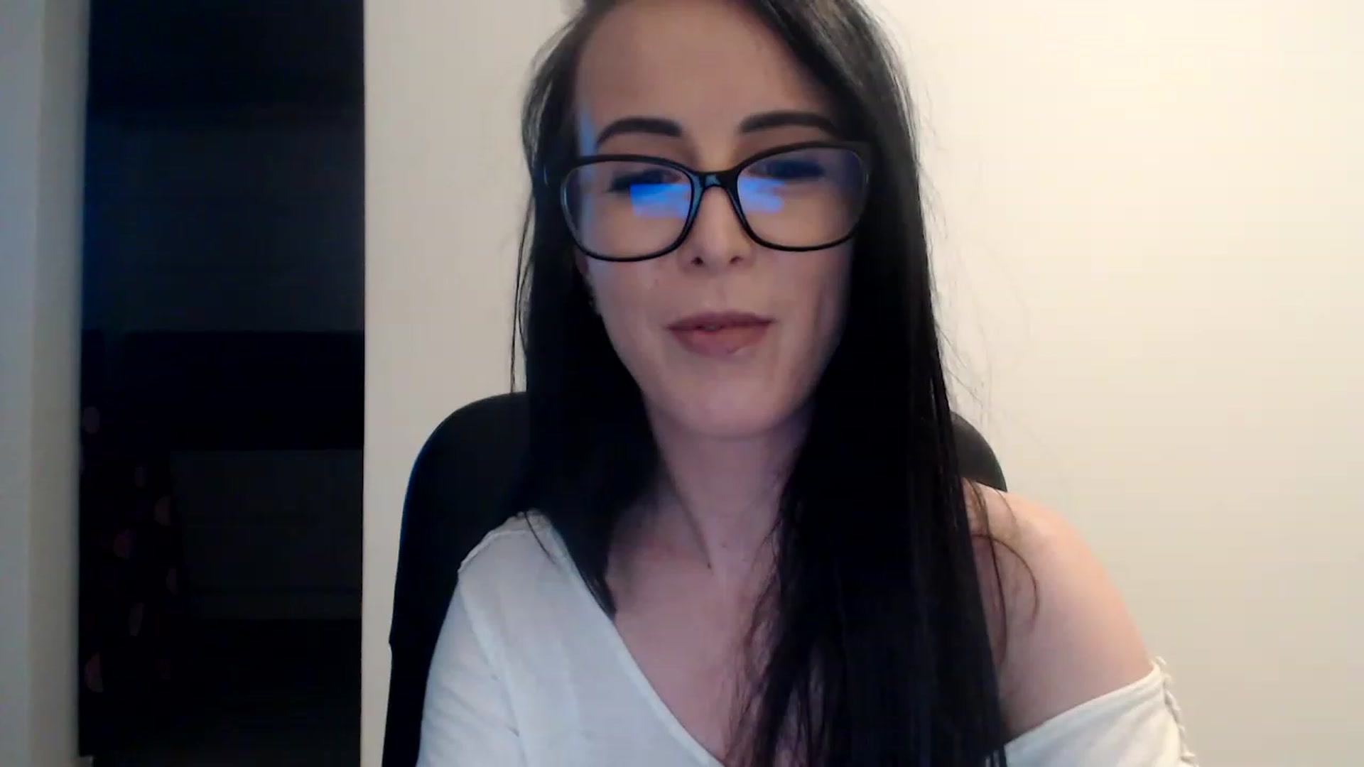 Gallery image thumbnail from Alexys23's myfreecams stream on, 02/10/2023, 04:46 image 14 of 20