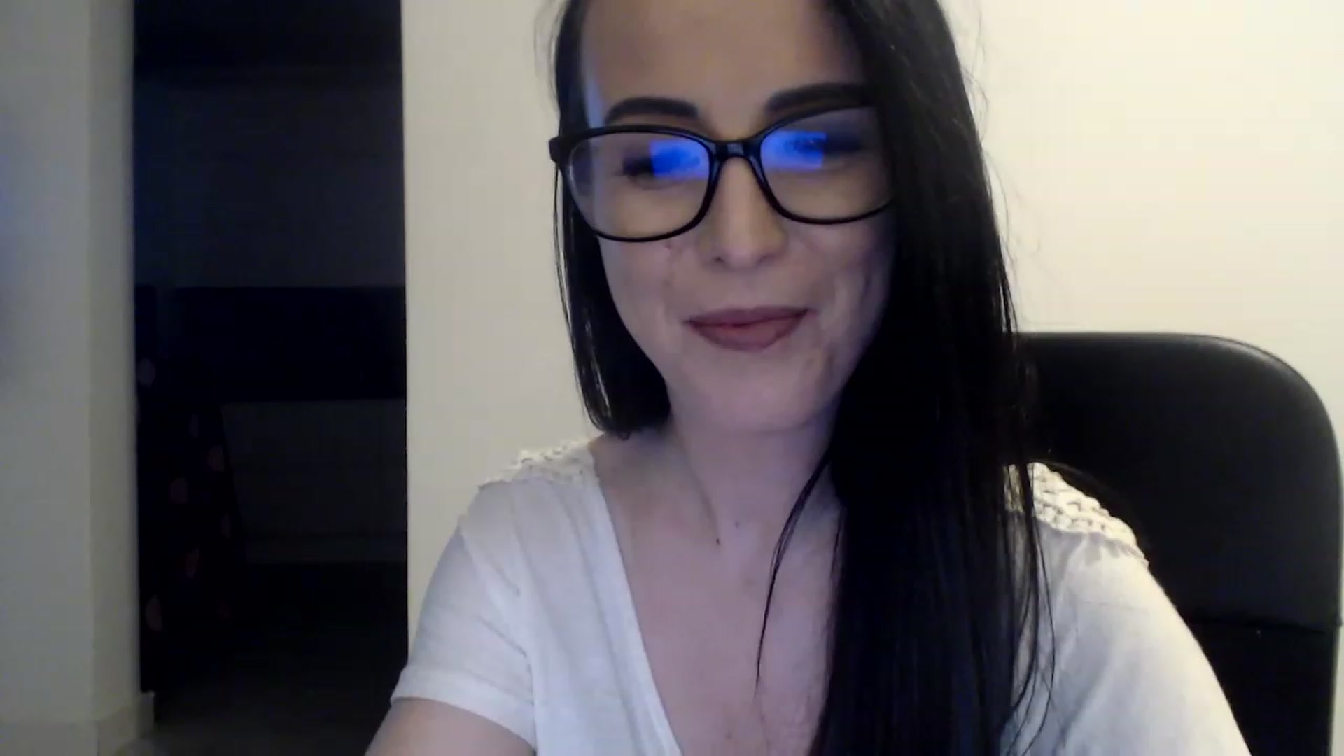 Gallery image thumbnail from Alexys23's myfreecams stream on, 02/10/2023, 05:54 image 13 of 20