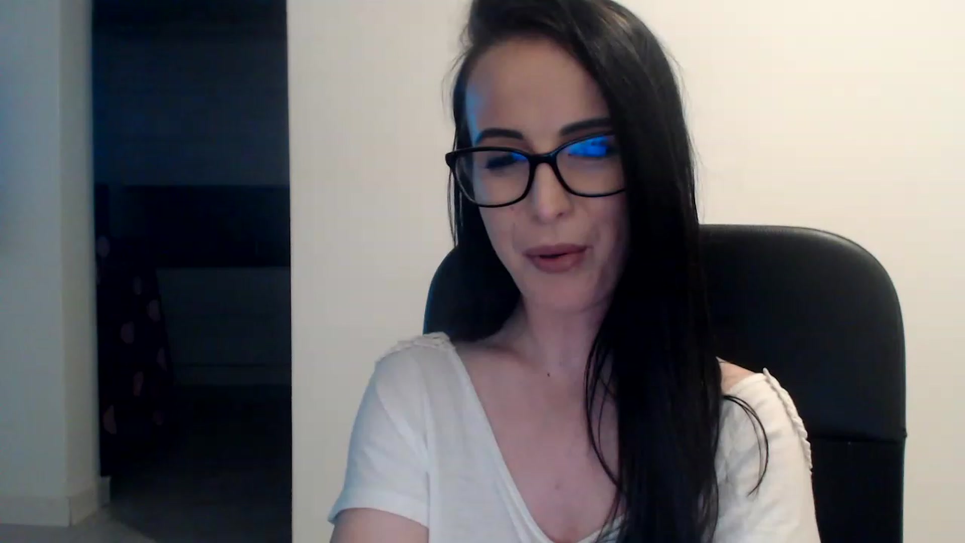 Gallery image thumbnail from Alexys23's myfreecams stream on, 02/10/2023, 05:54 image 16 of 20