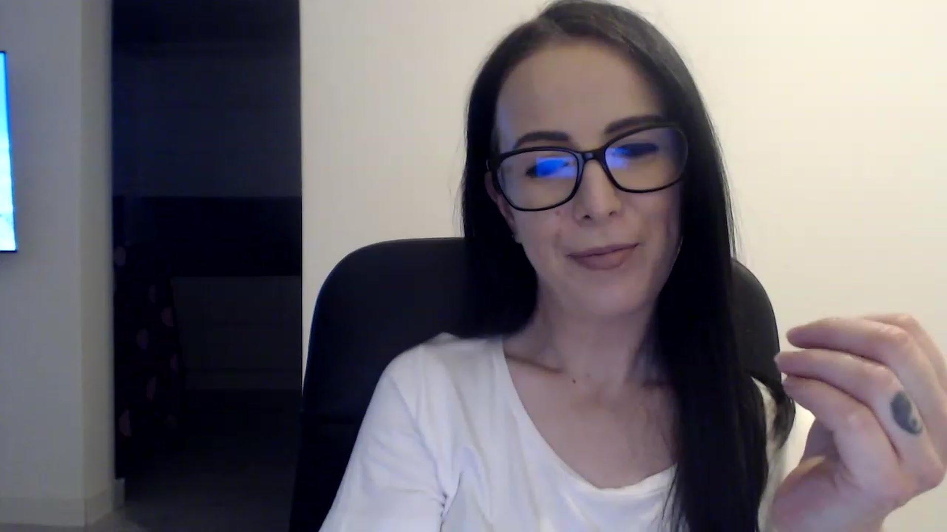 Gallery image thumbnail from Alexys23's myfreecams stream on, 02/12/2023, 02:01 image 3 of 20