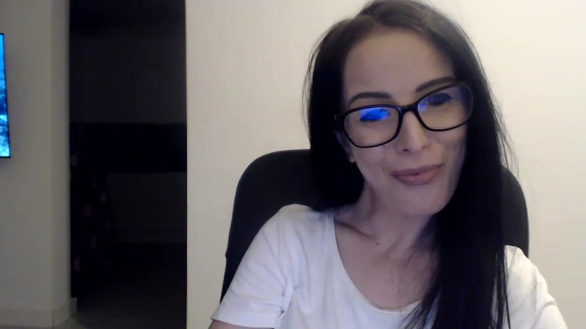 Gallery image thumbnail from Alexys23's myfreecams stream on, 02/12/2023, 02:01 image 12 of 20