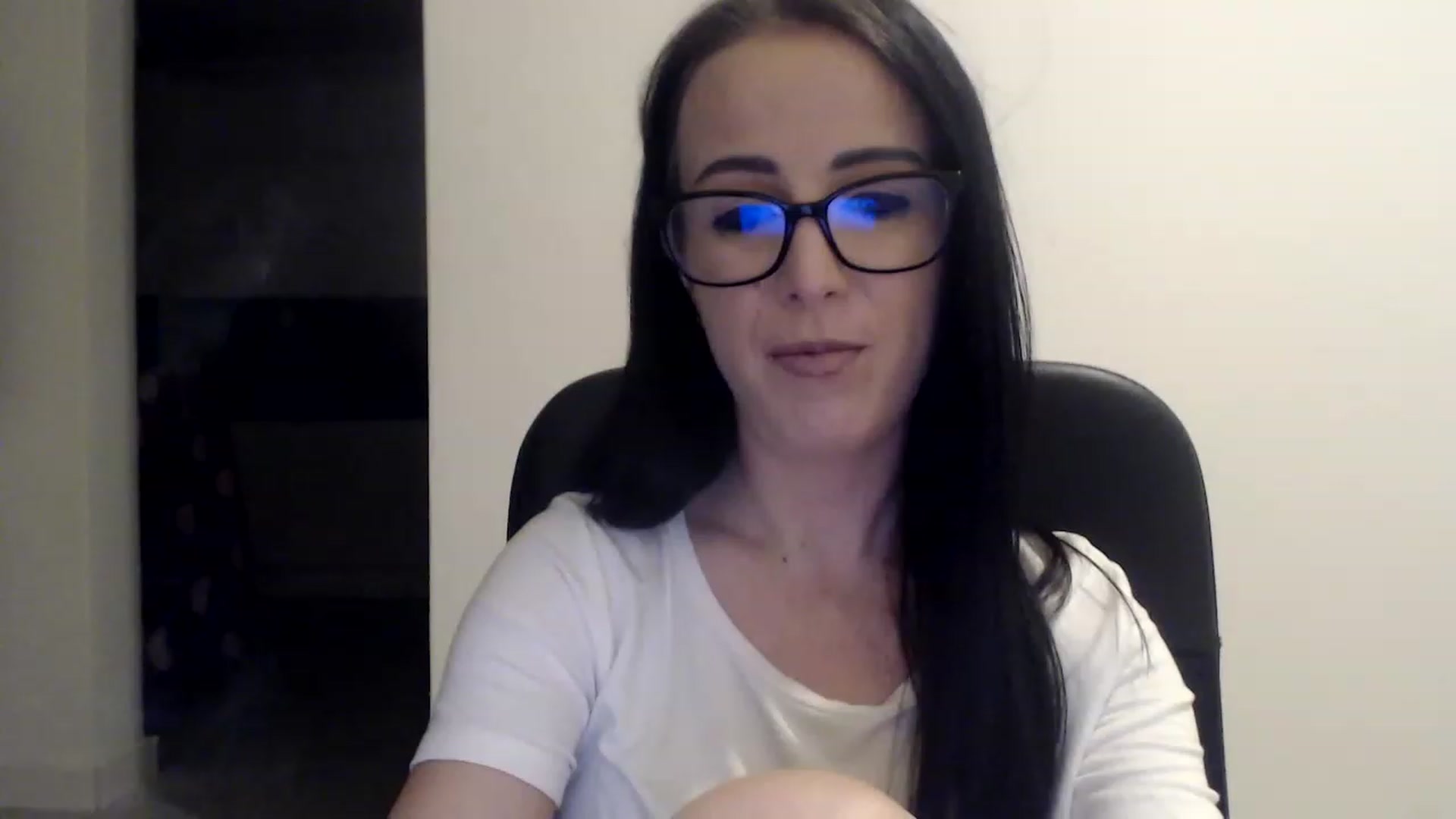 Gallery image thumbnail from Alexys23's myfreecams stream on, 02/12/2023, 05:31 image 15 of 20