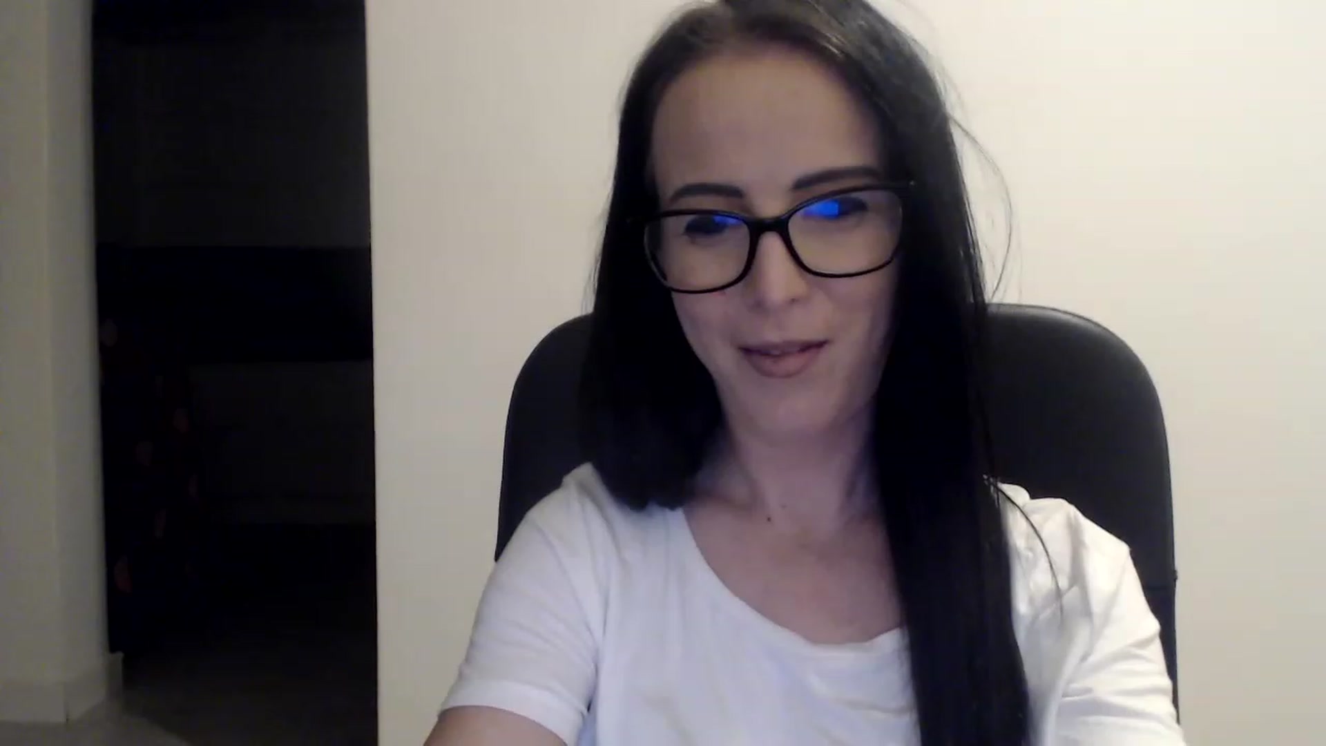 Gallery image thumbnail from Alexys23's myfreecams stream on, 02/12/2023, 05:31 image 4 of 20