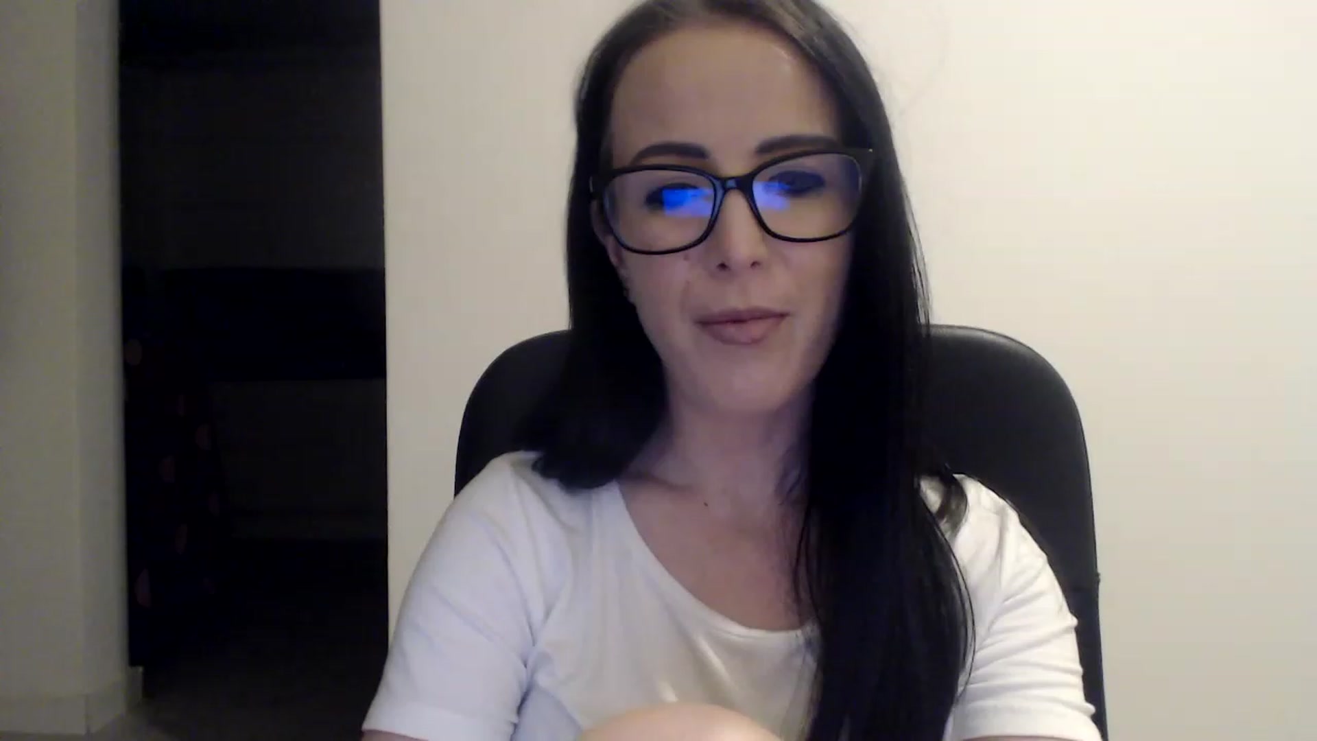 Gallery image thumbnail from Alexys23's myfreecams stream on, 02/12/2023, 05:31 image 17 of 20