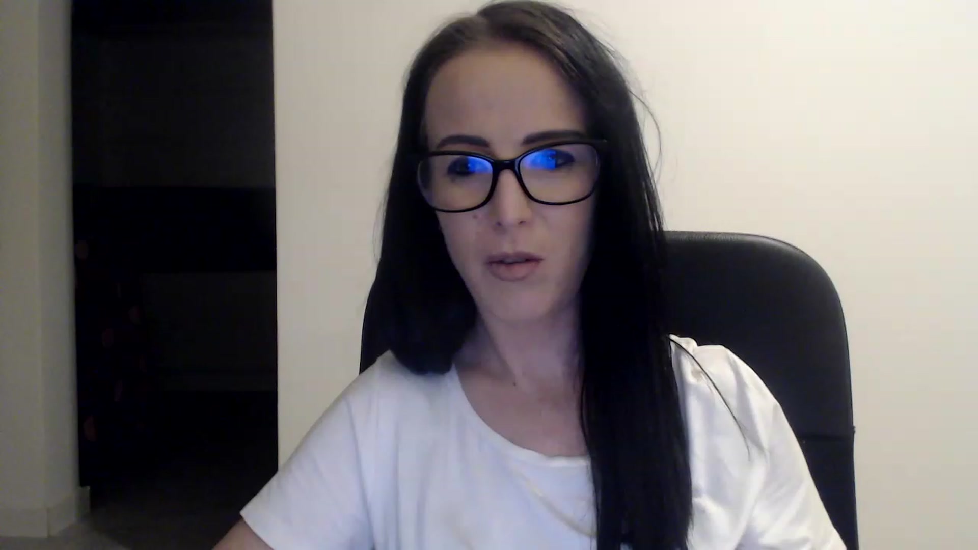 Gallery image thumbnail from Alexys23's myfreecams stream on, 02/12/2023, 05:31 image 2 of 20