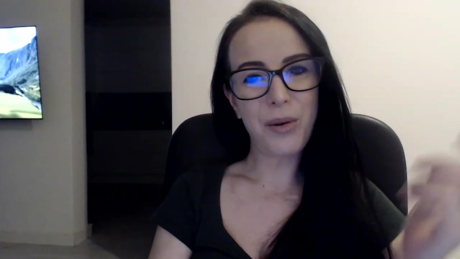 Gallery image thumbnail from Alexys23's myfreecams stream on, 02/13/2023, 01:42 image 9 of 20