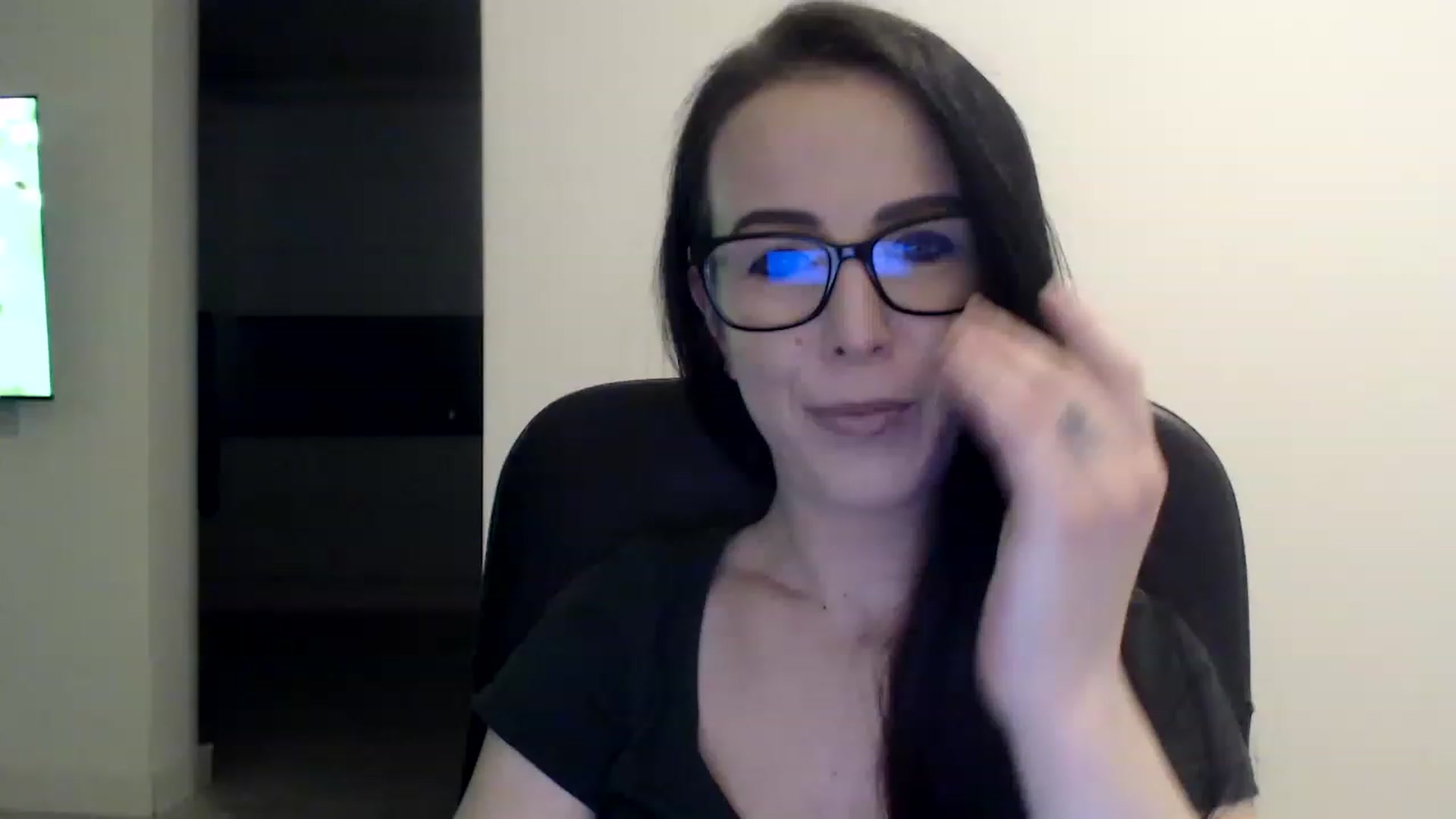 Gallery image thumbnail from Alexys23's myfreecams stream on, 02/13/2023, 01:42 image 4 of 20