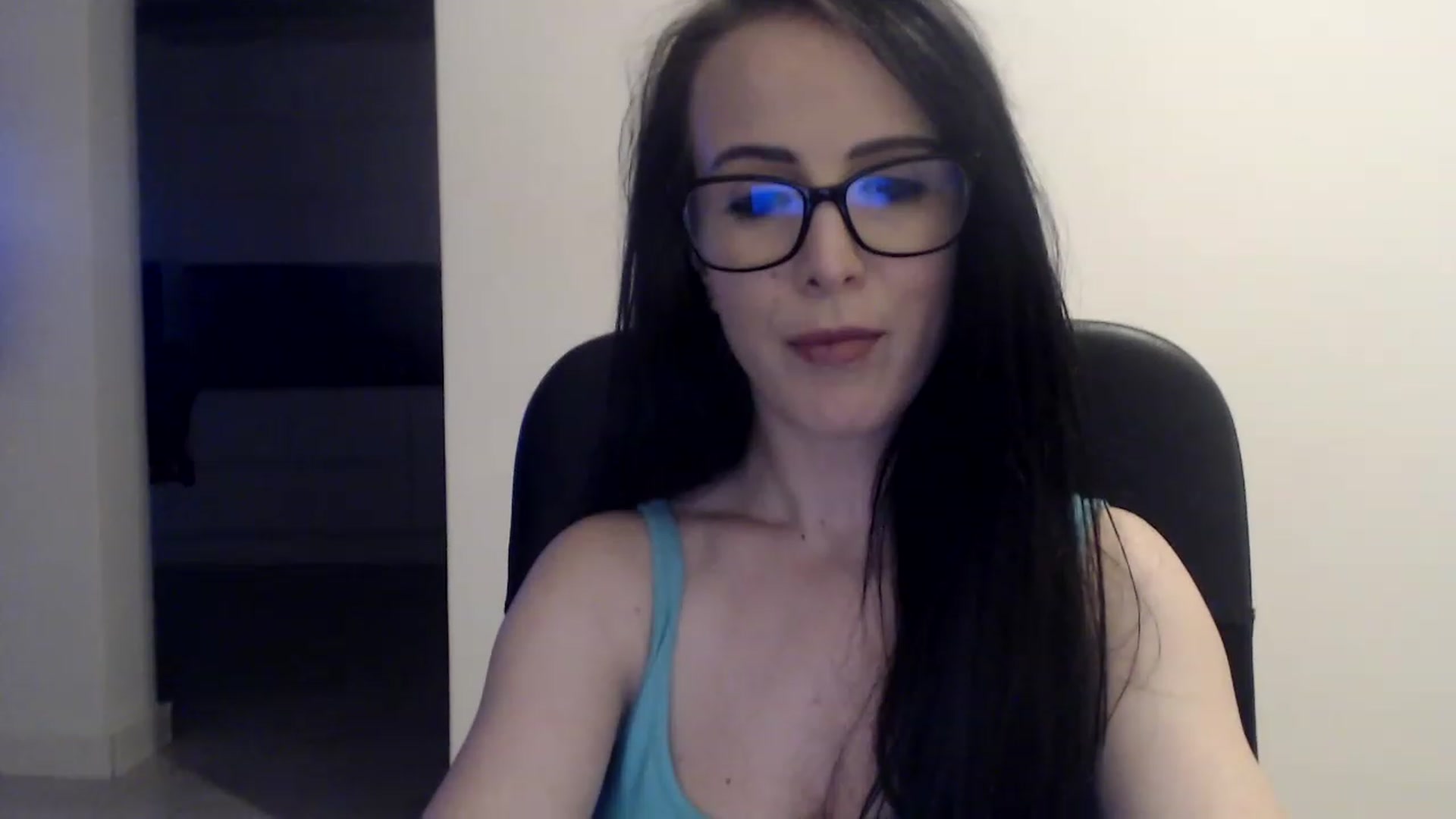 Gallery image thumbnail from Alexys23's myfreecams stream on, 03/06/2023, 06:20 image 10 of 20