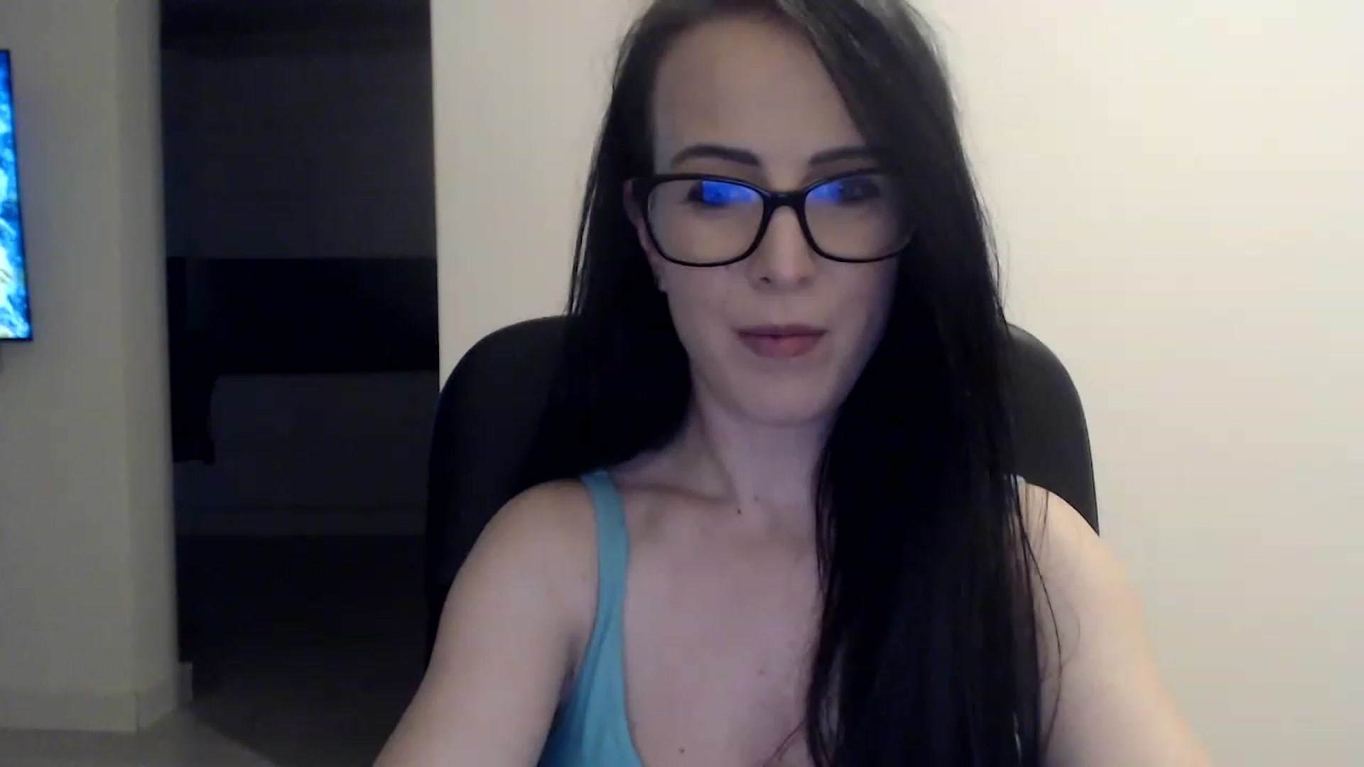 Gallery image thumbnail from Alexys23's myfreecams stream on, 03/06/2023, 06:20 image 13 of 20