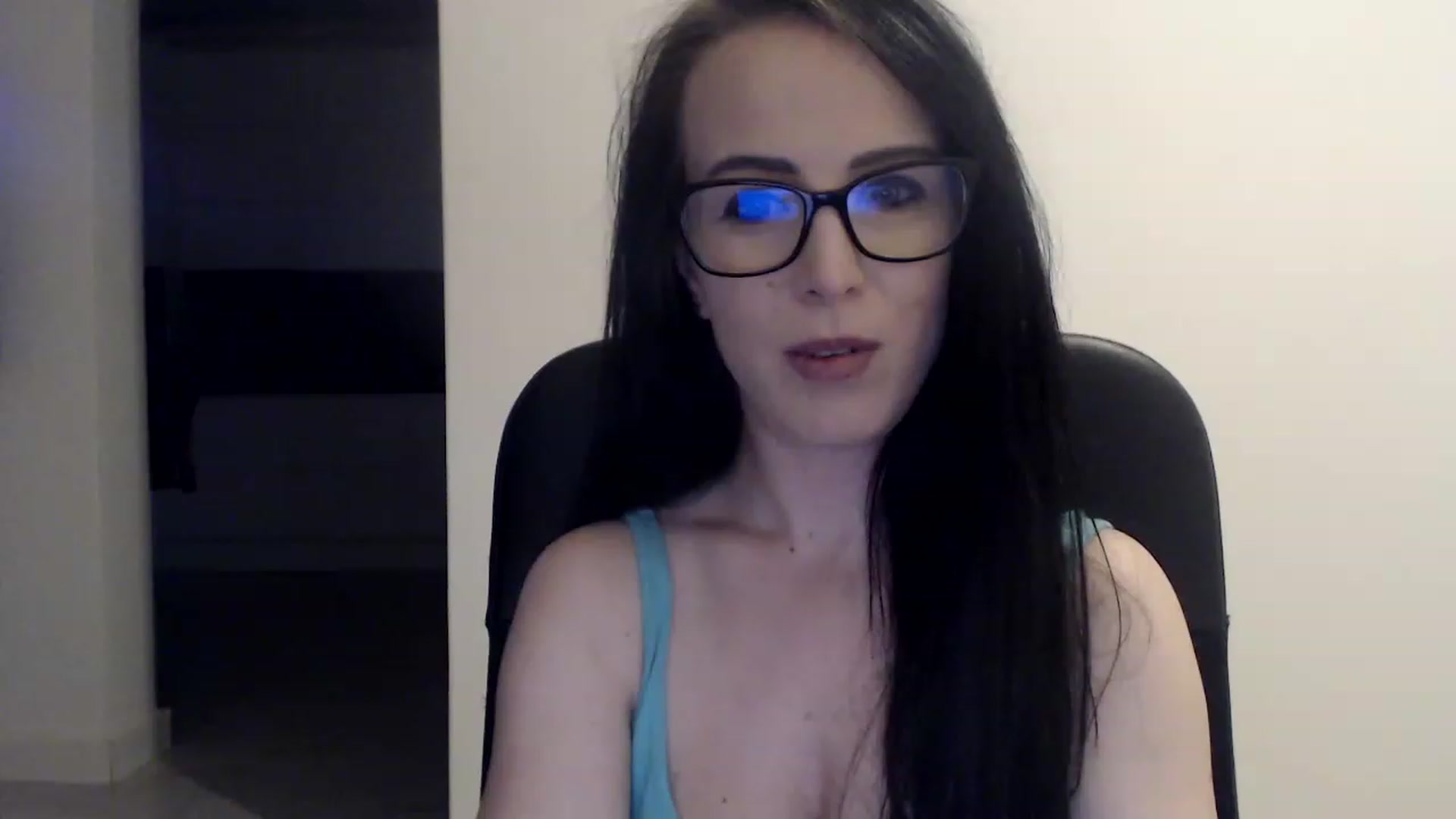 Gallery image thumbnail from Alexys23's myfreecams stream on, 03/06/2023, 06:20 image 9 of 20