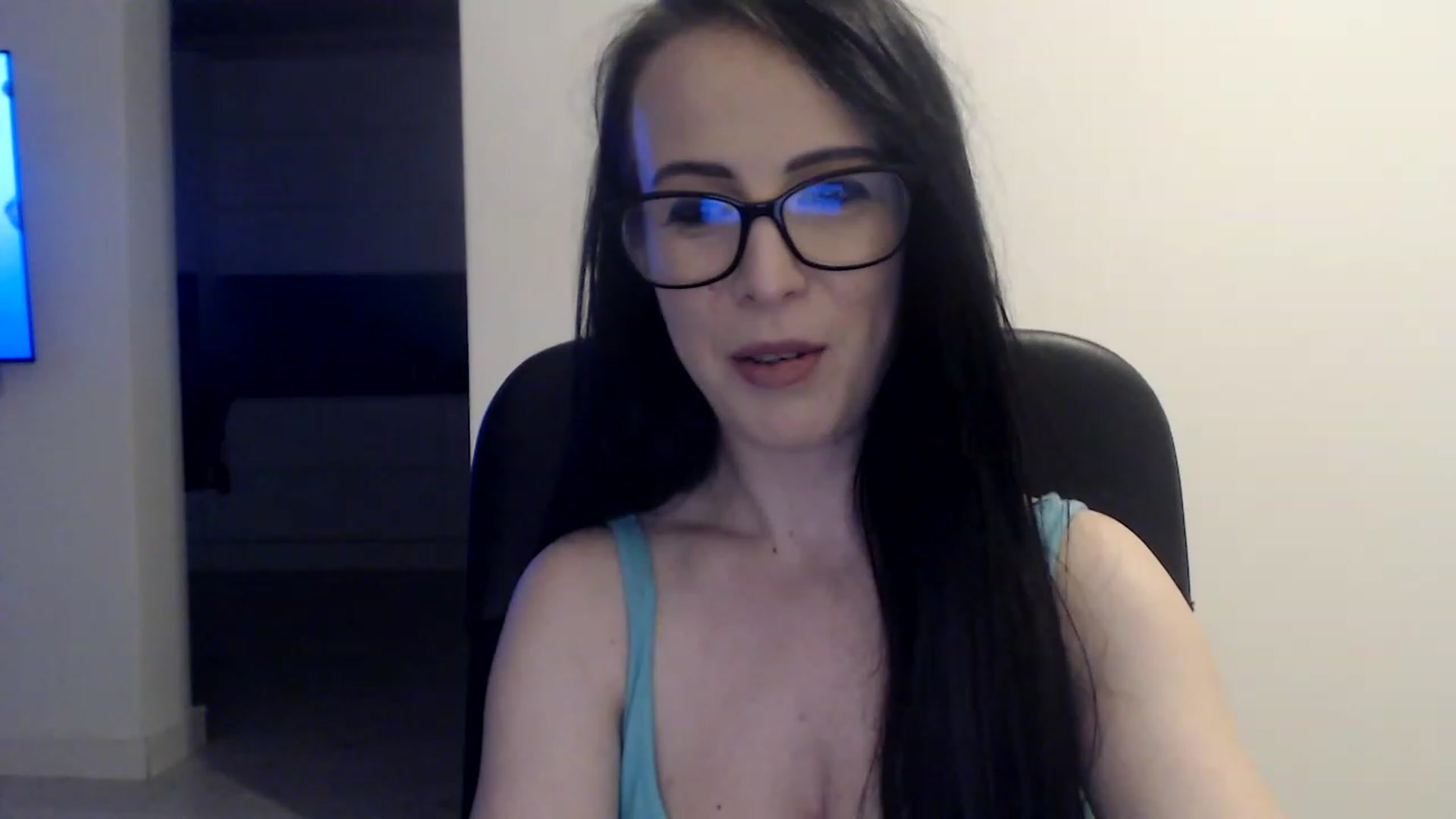 Gallery image thumbnail from Alexys23's myfreecams stream on, 03/06/2023, 06:20 image 14 of 20