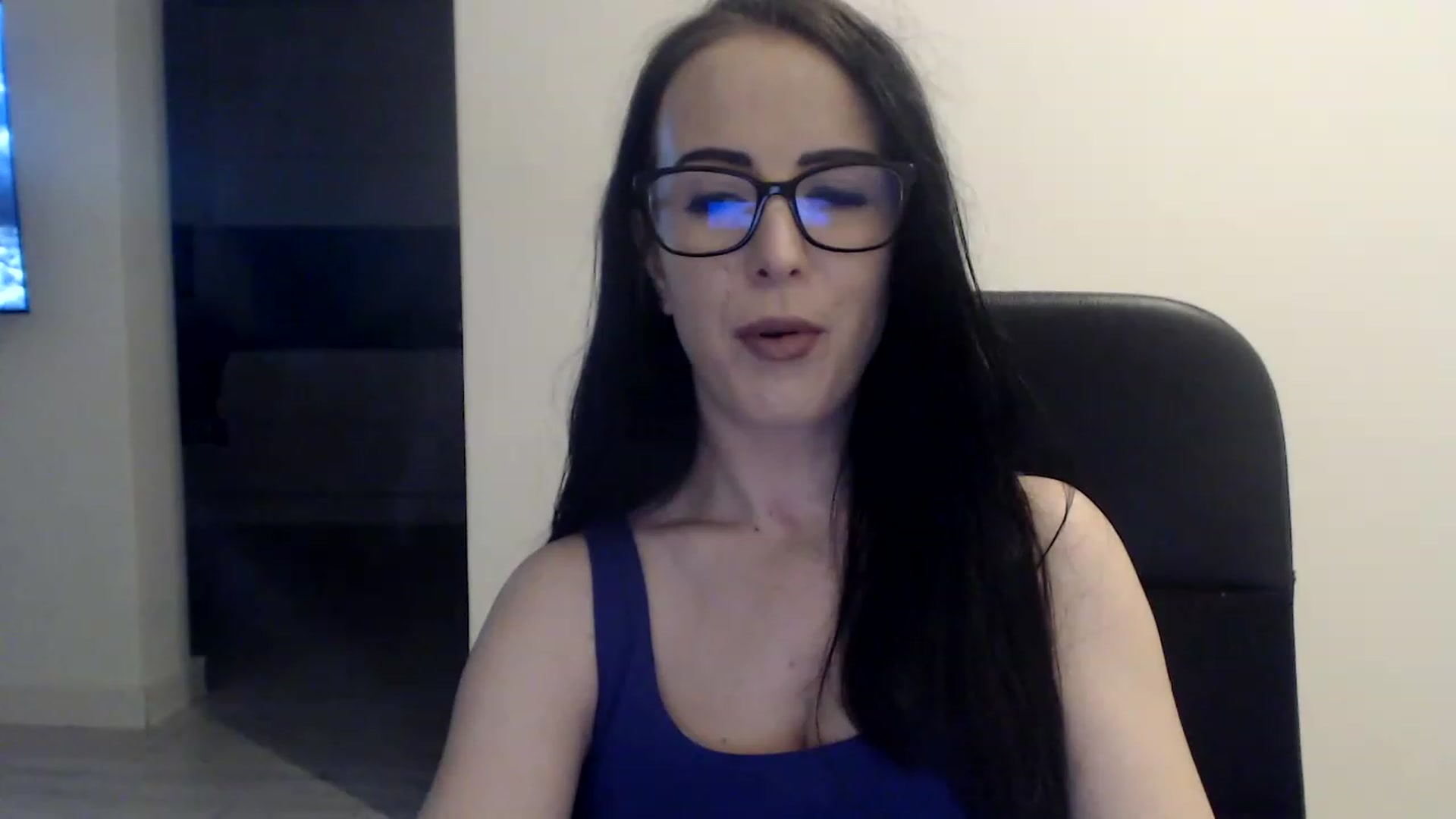 Gallery image thumbnail from Alexys23's myfreecams stream on, 03/07/2023, 02:35 image 15 of 20