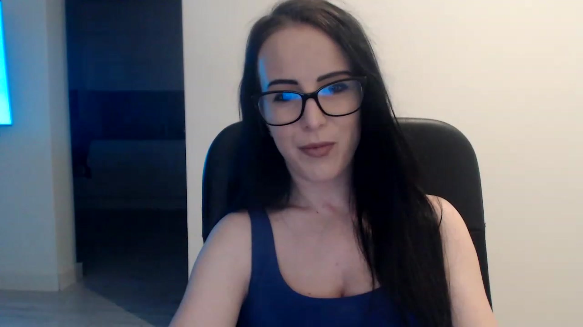 Gallery image thumbnail from Alexys23's myfreecams stream on, 03/07/2023, 02:35 image 16 of 20