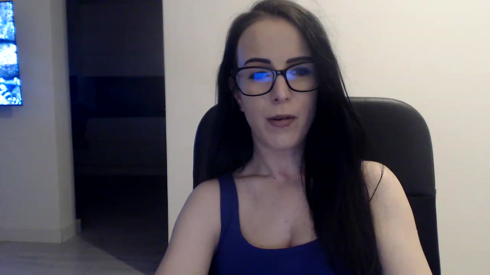 Gallery image thumbnail from Alexys23's myfreecams stream on, 03/07/2023, 02:35 image 12 of 20
