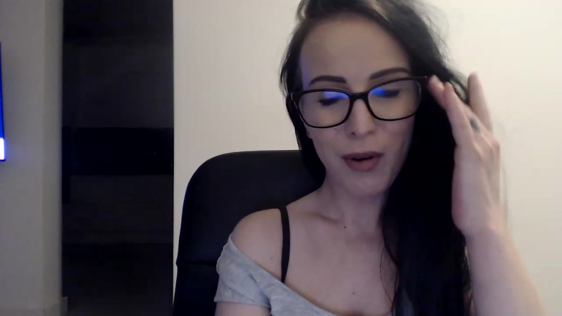 Gallery image thumbnail from Alexys23's myfreecams stream on, 03/12/2023, 03:51 image 9 of 20