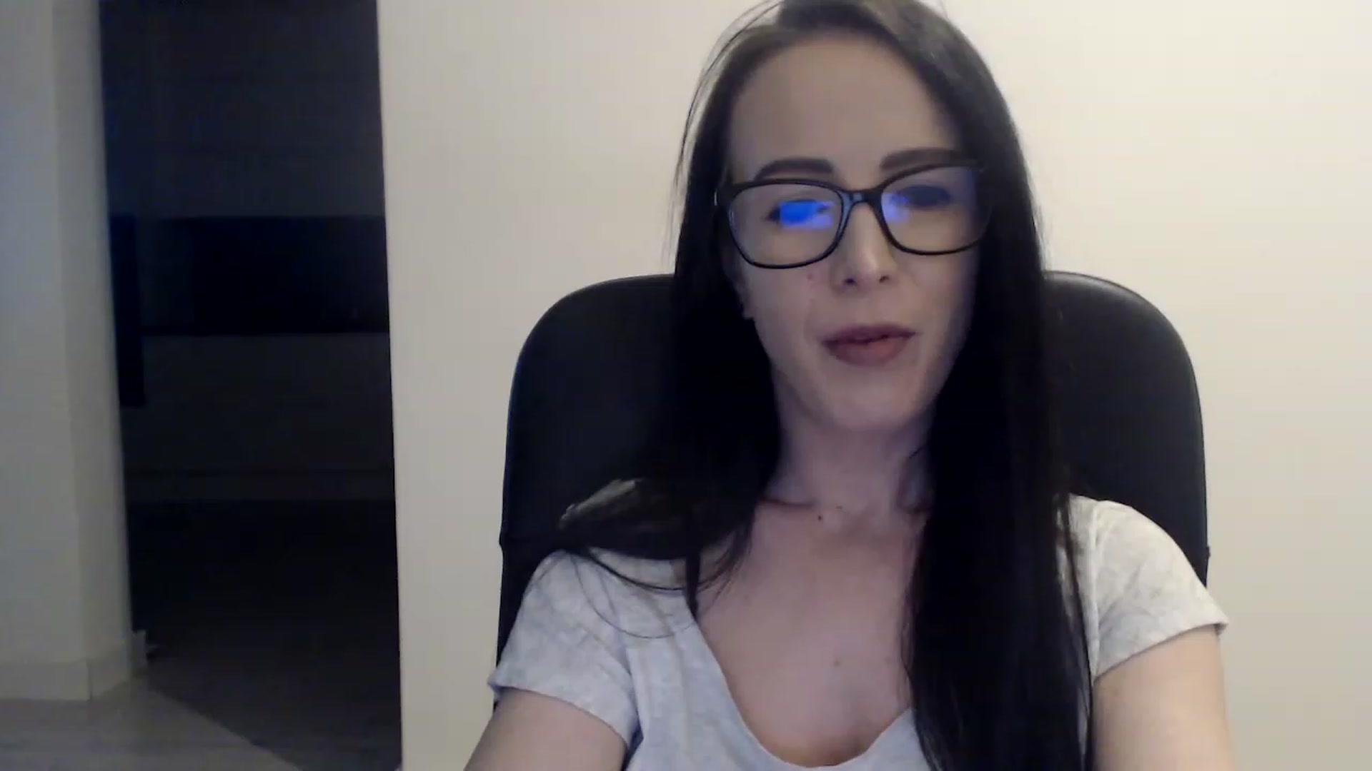 Gallery image thumbnail from Alexys23's myfreecams stream on, 03/19/2023, 03:25 image 20 of 20