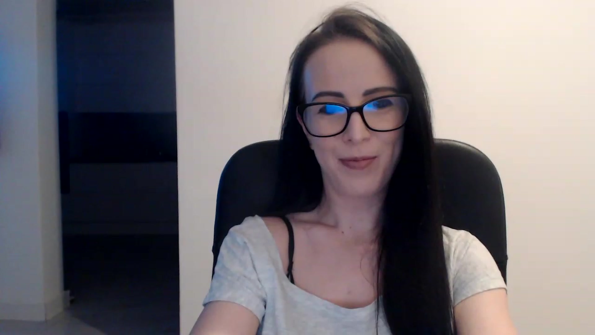 Gallery image thumbnail from Alexys23's myfreecams stream on, 03/19/2023, 03:25 image 5 of 20
