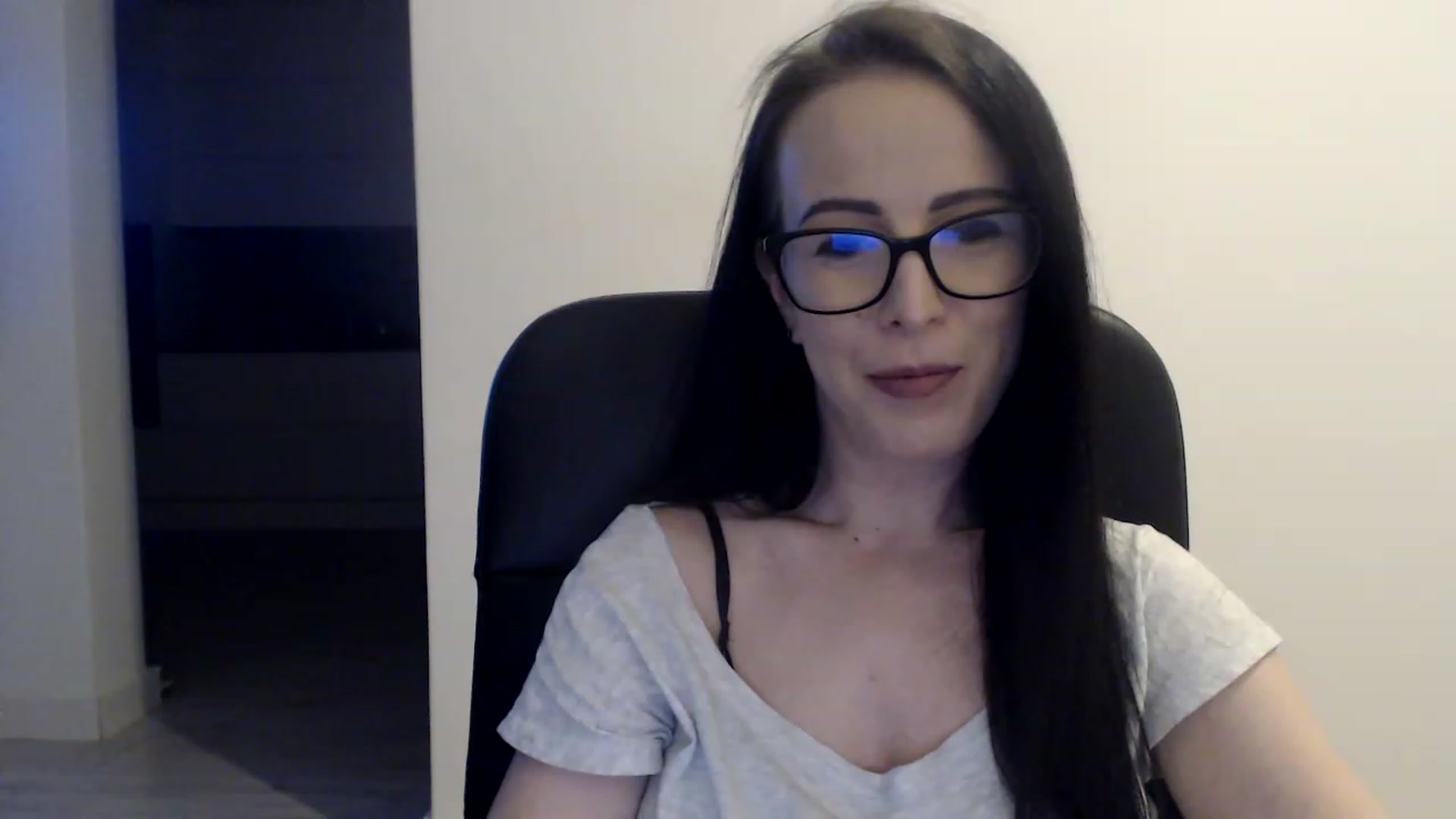 Gallery image thumbnail from Alexys23's myfreecams stream on, 03/19/2023, 03:25 image 16 of 20