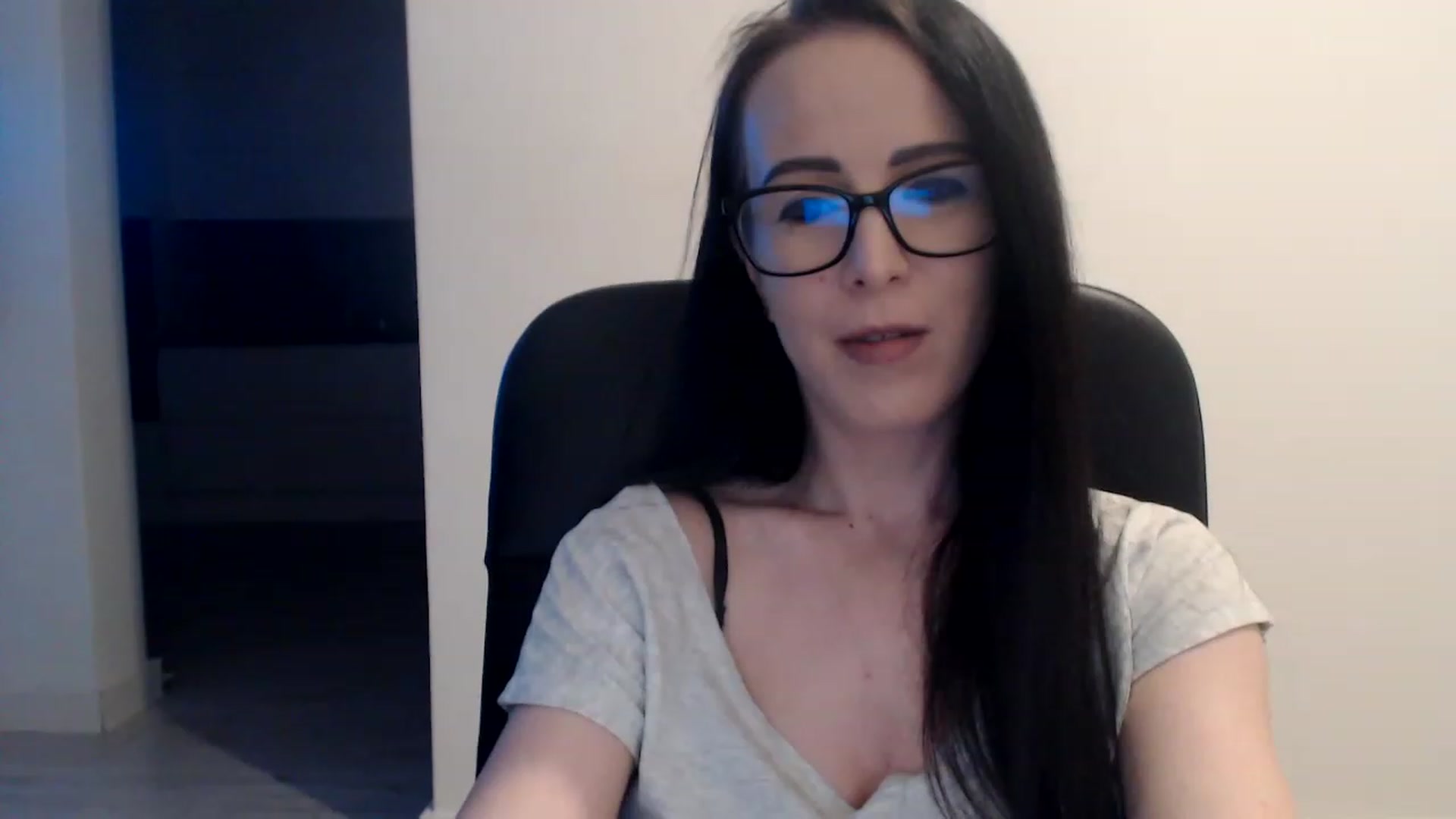 Gallery image thumbnail from Alexys23's myfreecams stream on, 03/19/2023, 03:25 image 15 of 20