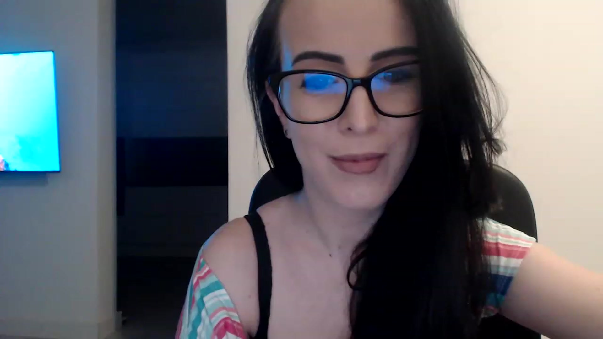 Gallery image thumbnail from Alexys23's myfreecams stream on, 03/20/2023, 02:43 image 9 of 20