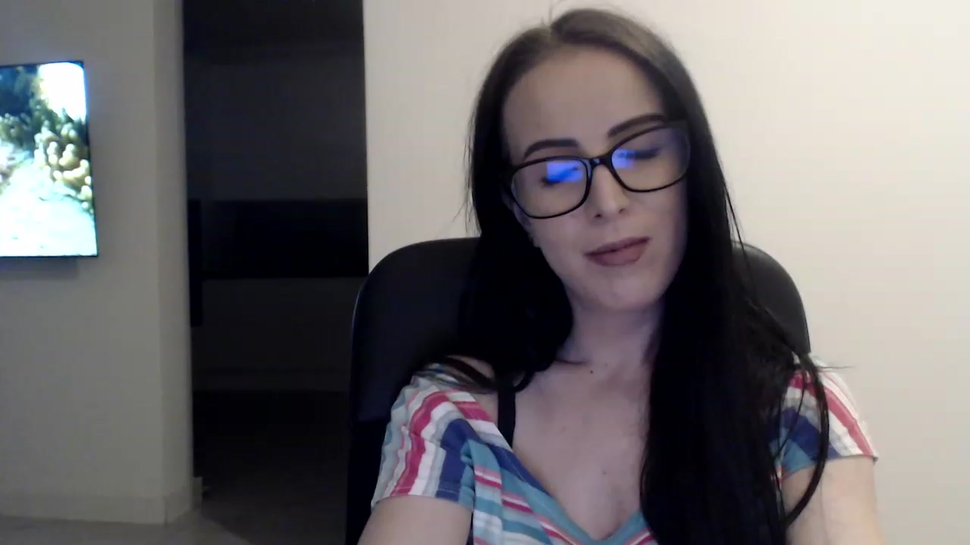 Gallery image thumbnail from Alexys23's myfreecams stream on, 03/20/2023, 02:43 image 6 of 20
