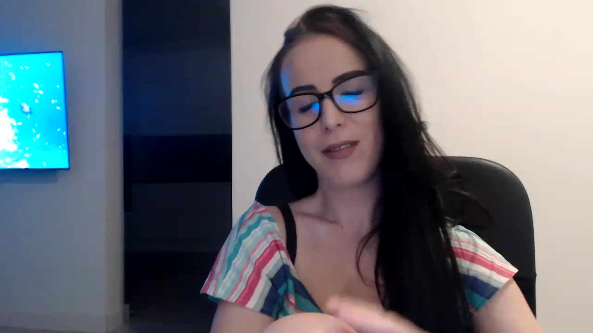 Gallery image thumbnail from Alexys23's myfreecams stream on, 03/20/2023, 02:43 image 11 of 20