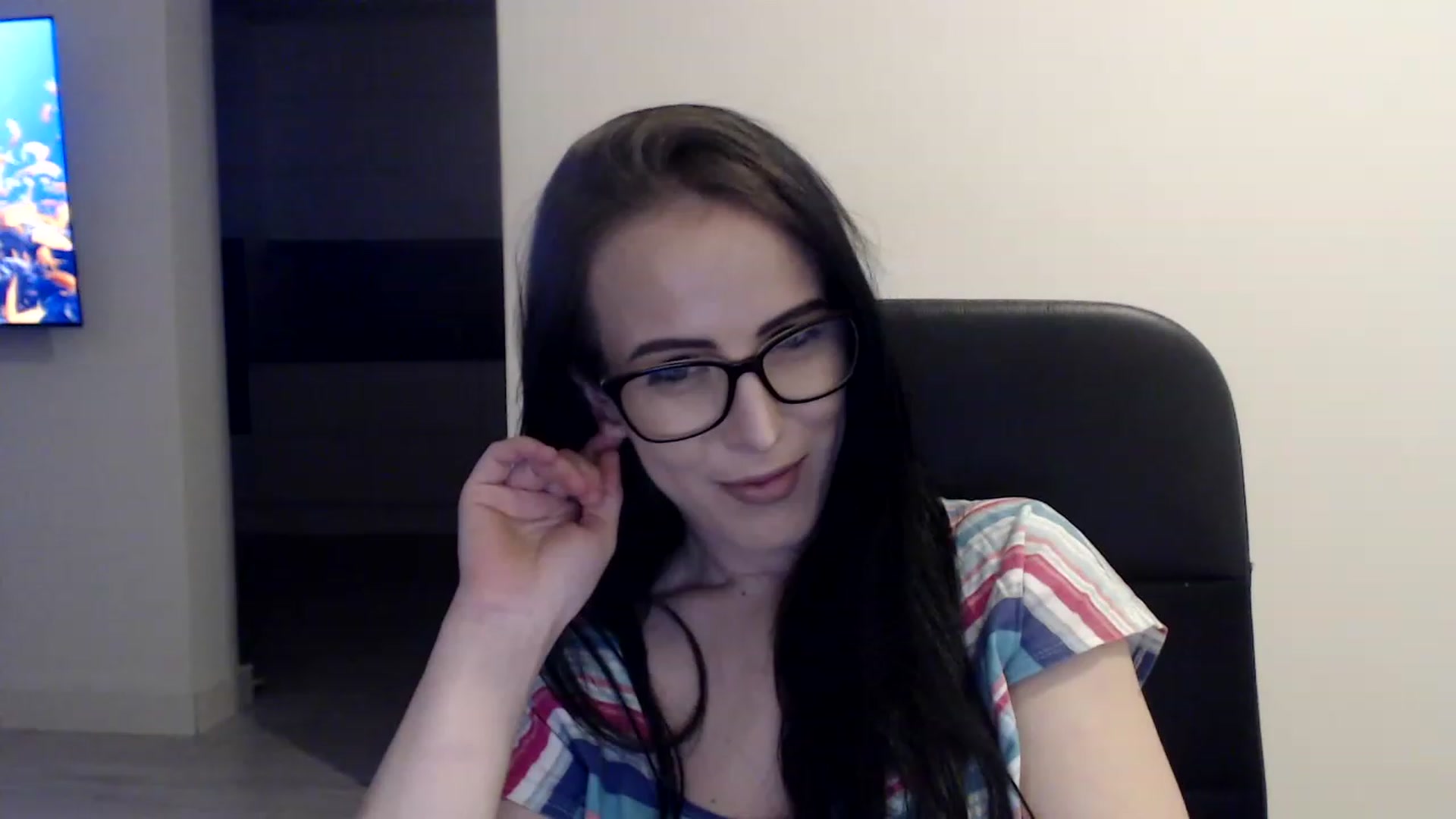 Gallery image thumbnail from Alexys23's myfreecams stream on, 03/20/2023, 03:31 image 14 of 20