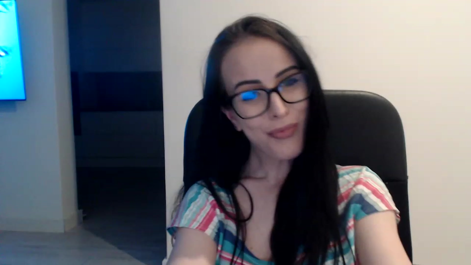 Gallery image thumbnail from Alexys23's myfreecams stream on, 03/20/2023, 03:31 image 16 of 20