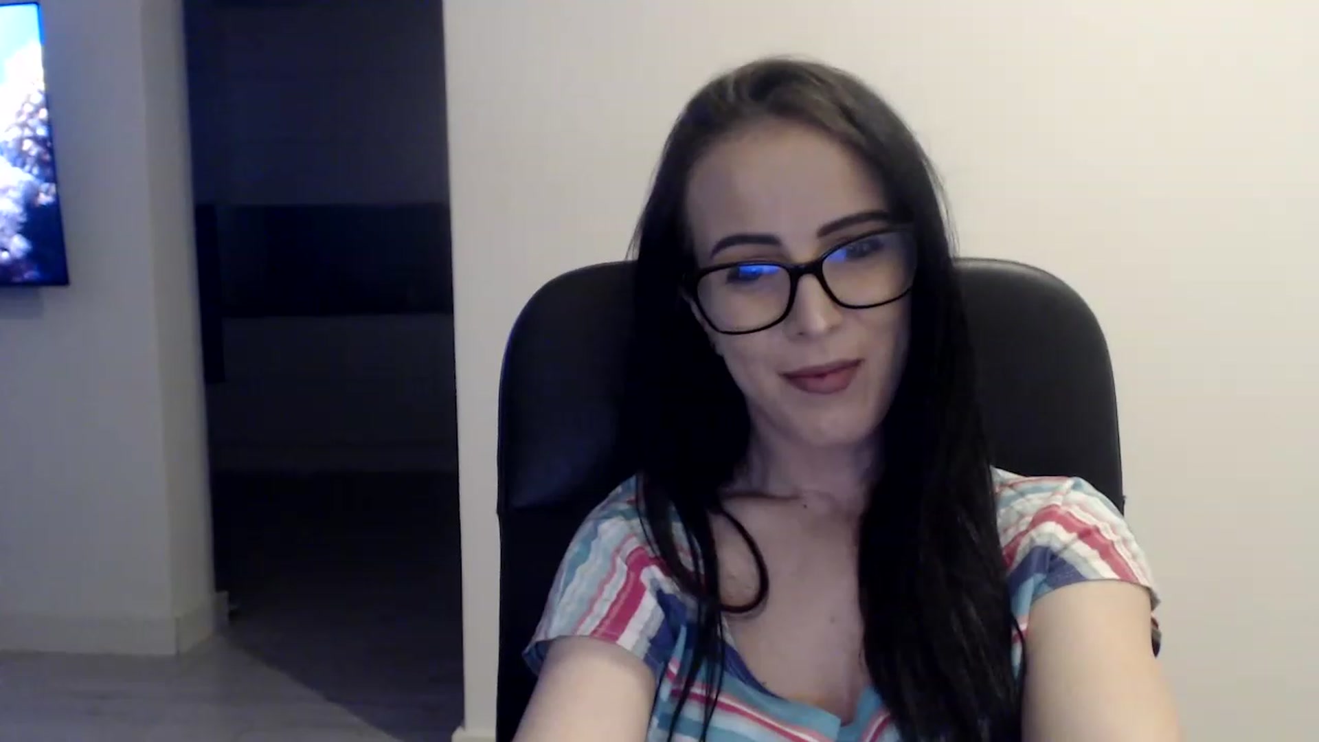 Gallery image thumbnail from Alexys23's myfreecams stream on, 03/20/2023, 03:31 image 11 of 20