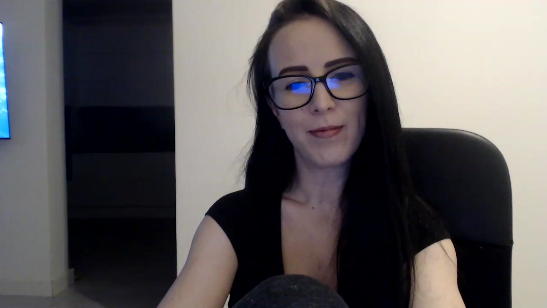 Gallery image thumbnail from Alexys23's myfreecams stream on, 04/09/2023, 03:24 image 7 of 20