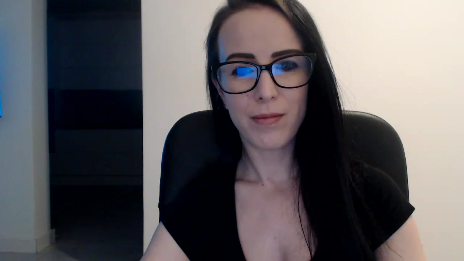 Gallery image thumbnail from Alexys23's myfreecams stream on, 04/09/2023, 03:24 image 13 of 20