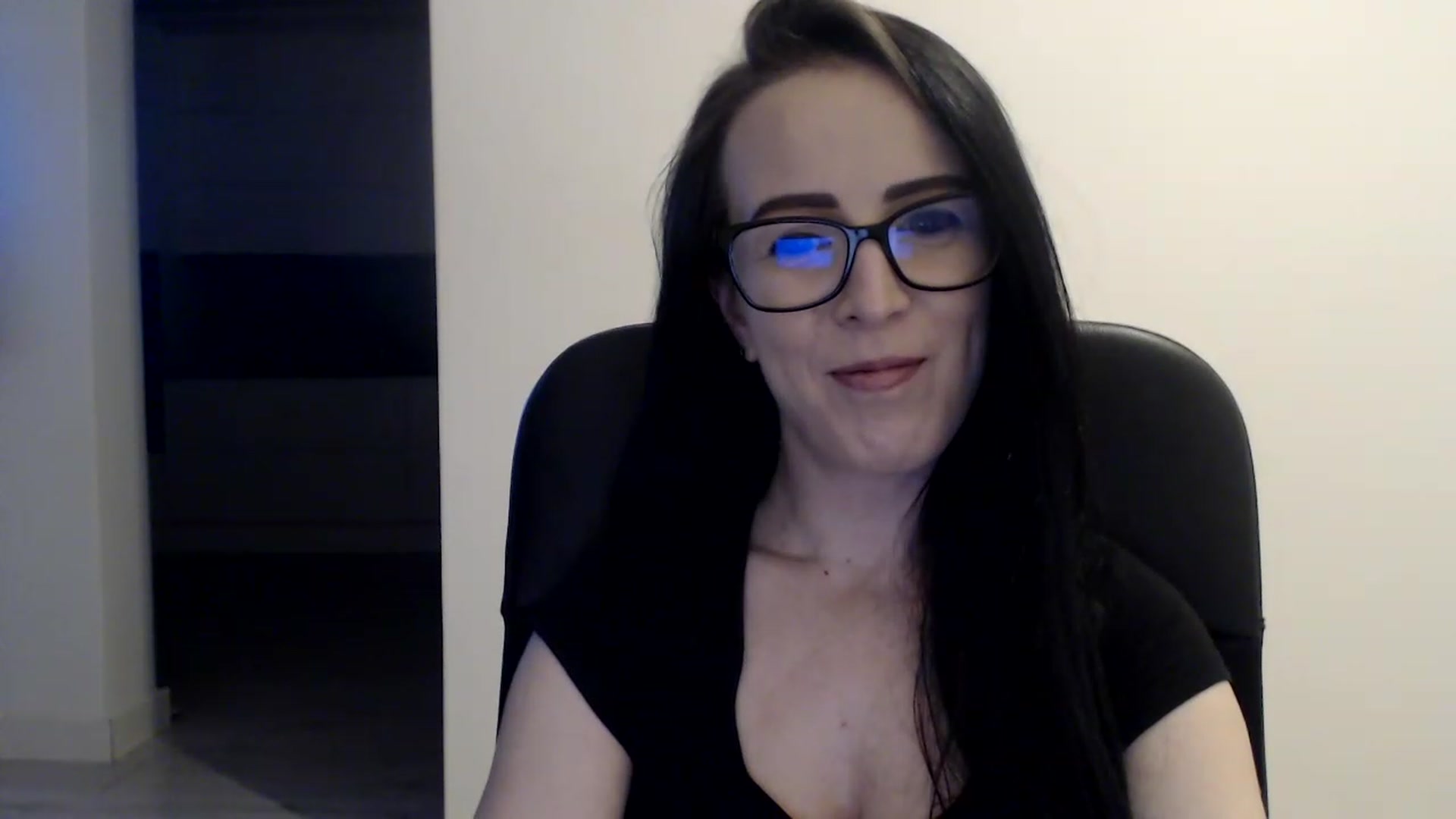 Gallery image thumbnail from Alexys23's myfreecams stream on, 04/09/2023, 03:24 image 15 of 20