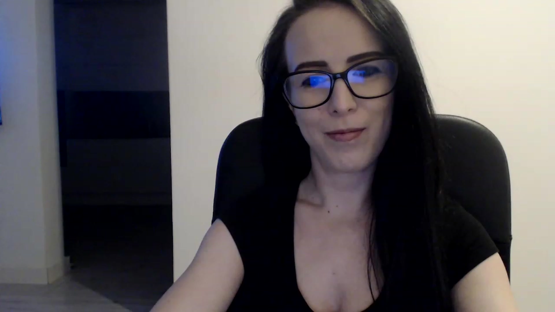 Gallery image thumbnail from Alexys23's myfreecams stream on, 04/09/2023, 03:24 image 14 of 20