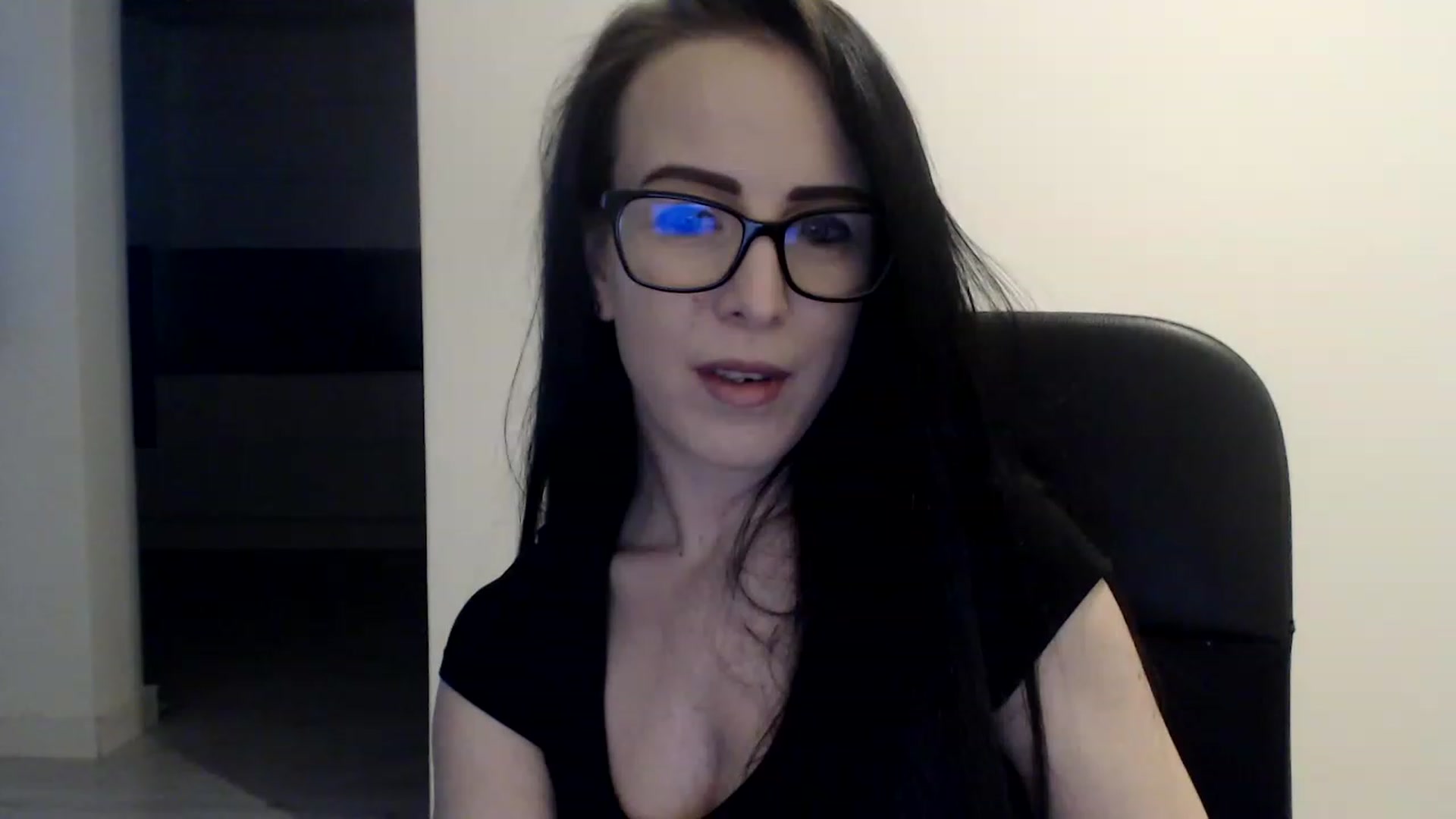 Gallery image thumbnail from Alexys23's myfreecams stream on, 04/09/2023, 03:24 image 19 of 20