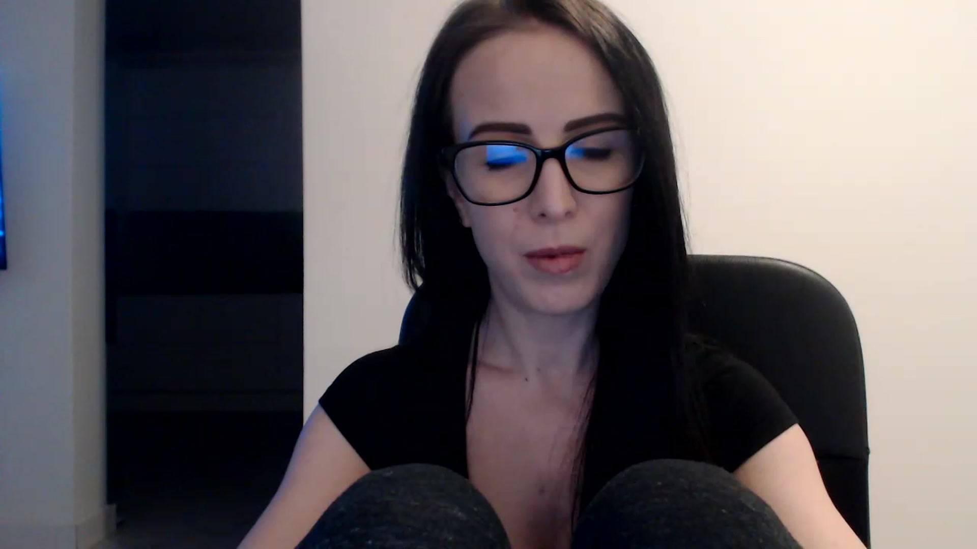 Gallery image thumbnail from Alexys23's myfreecams stream on, 04/09/2023, 03:24 image 4 of 20