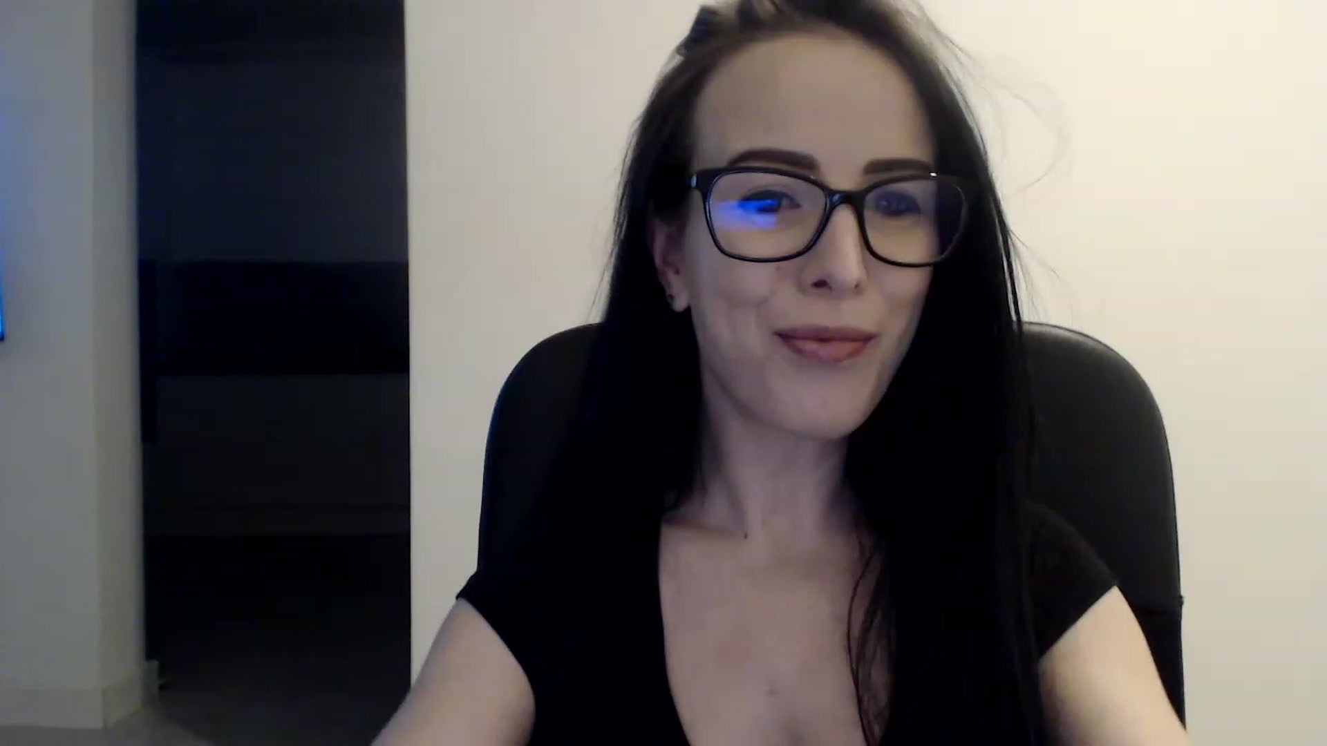 Gallery image thumbnail from Alexys23's myfreecams stream on, 04/09/2023, 03:24 image 11 of 20