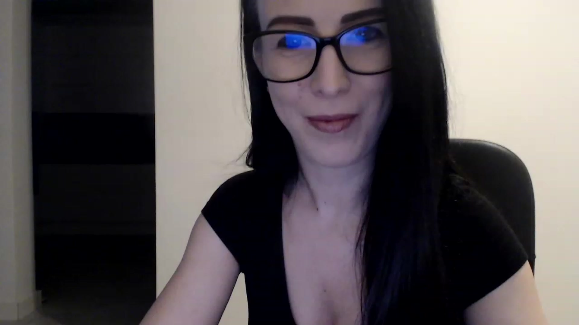 Gallery image thumbnail from Alexys23's myfreecams stream on, 04/09/2023, 03:24 image 1 of 20
