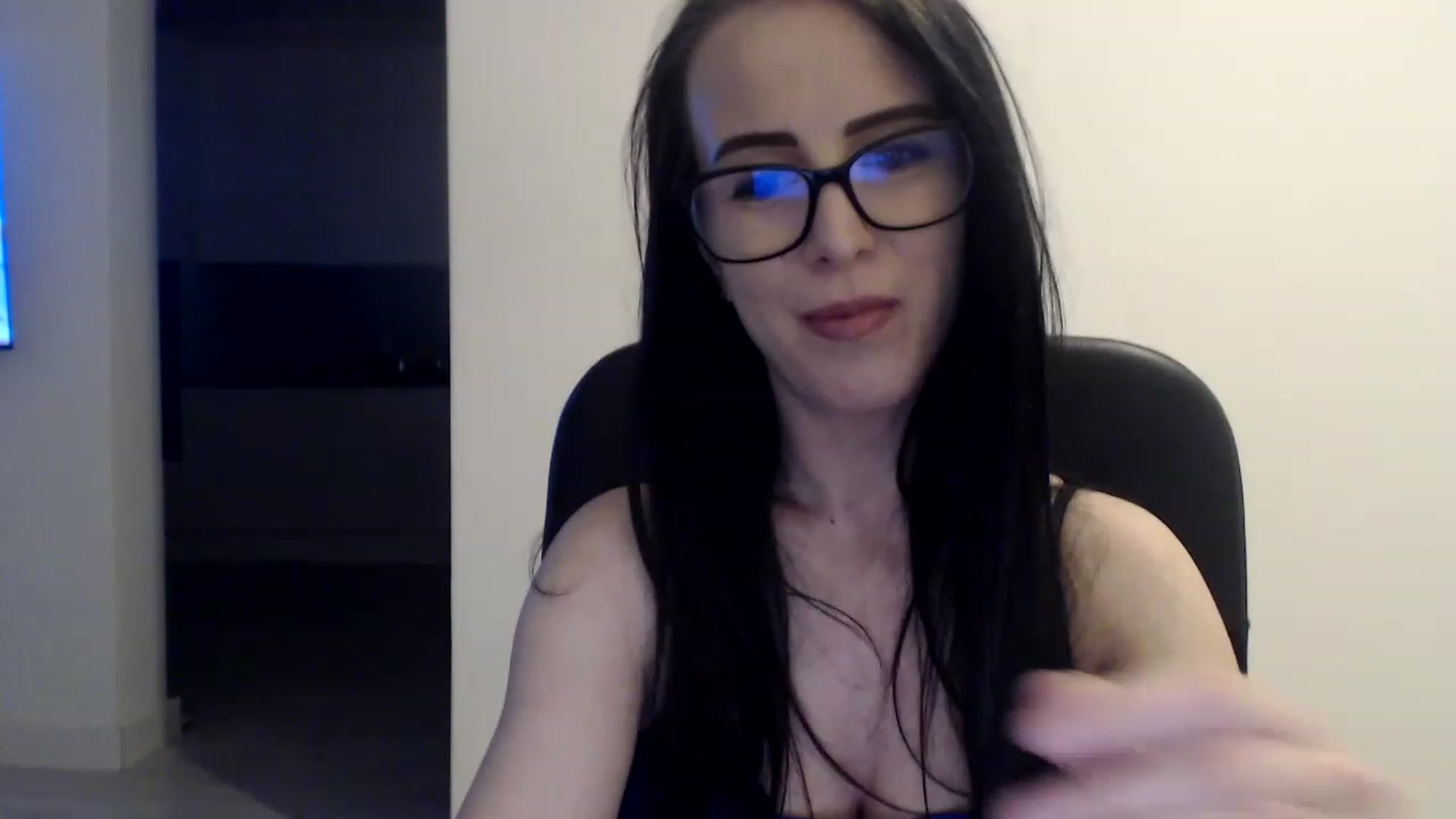 Gallery image thumbnail from Alexys23's myfreecams stream on, 04/10/2023, 04:04 image 12 of 20