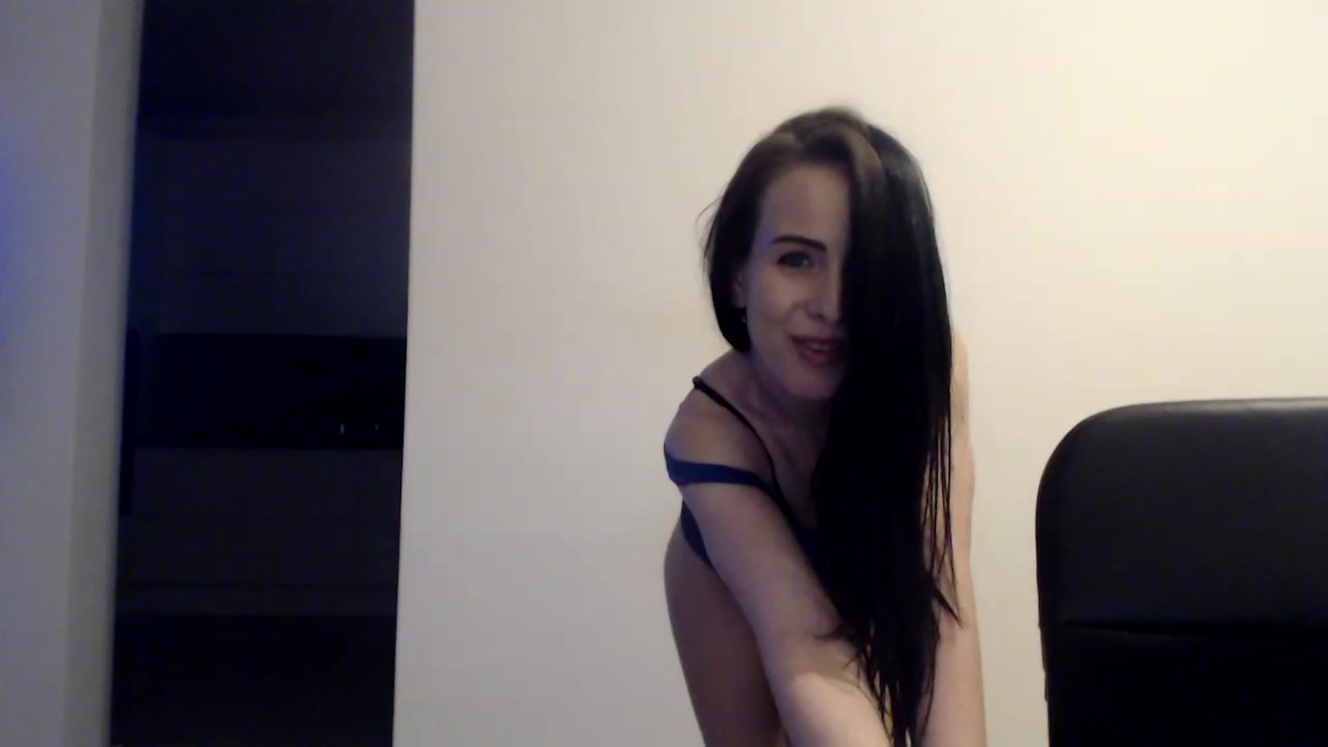 Gallery image thumbnail from Alexys23's myfreecams stream on, 04/10/2023, 04:04 image 8 of 20