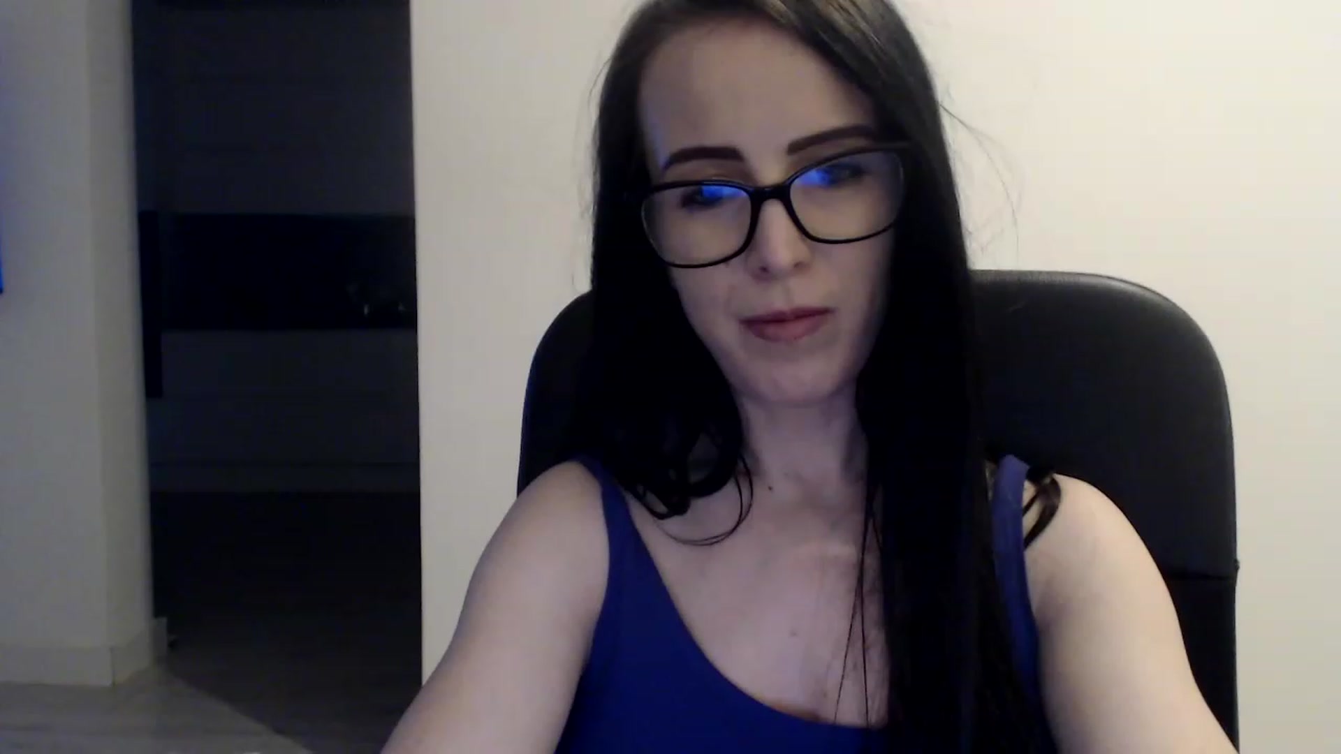 Gallery image thumbnail from Alexys23's myfreecams stream on, 04/10/2023, 05:15 image 18 of 20