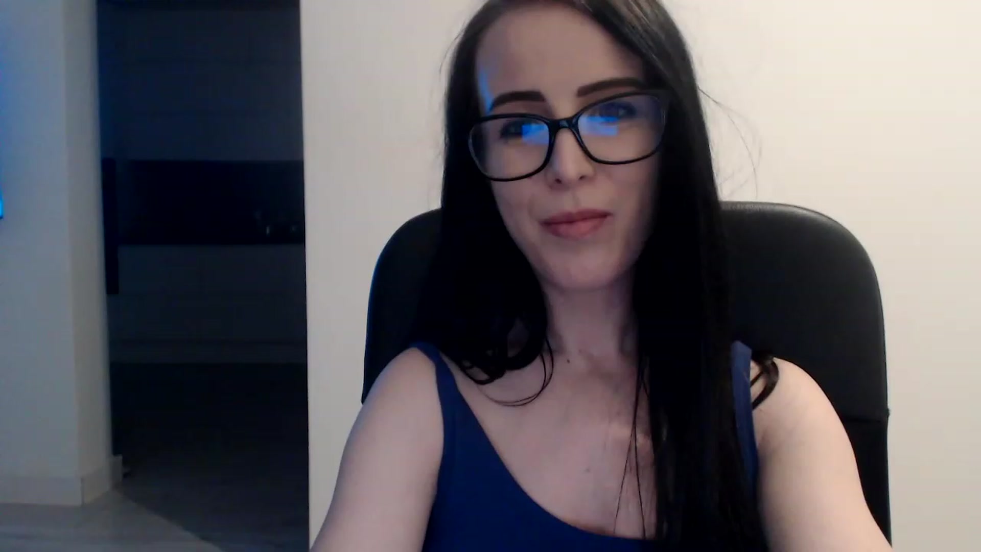 Gallery image thumbnail from Alexys23's myfreecams stream on, 04/10/2023, 05:15 image 20 of 20