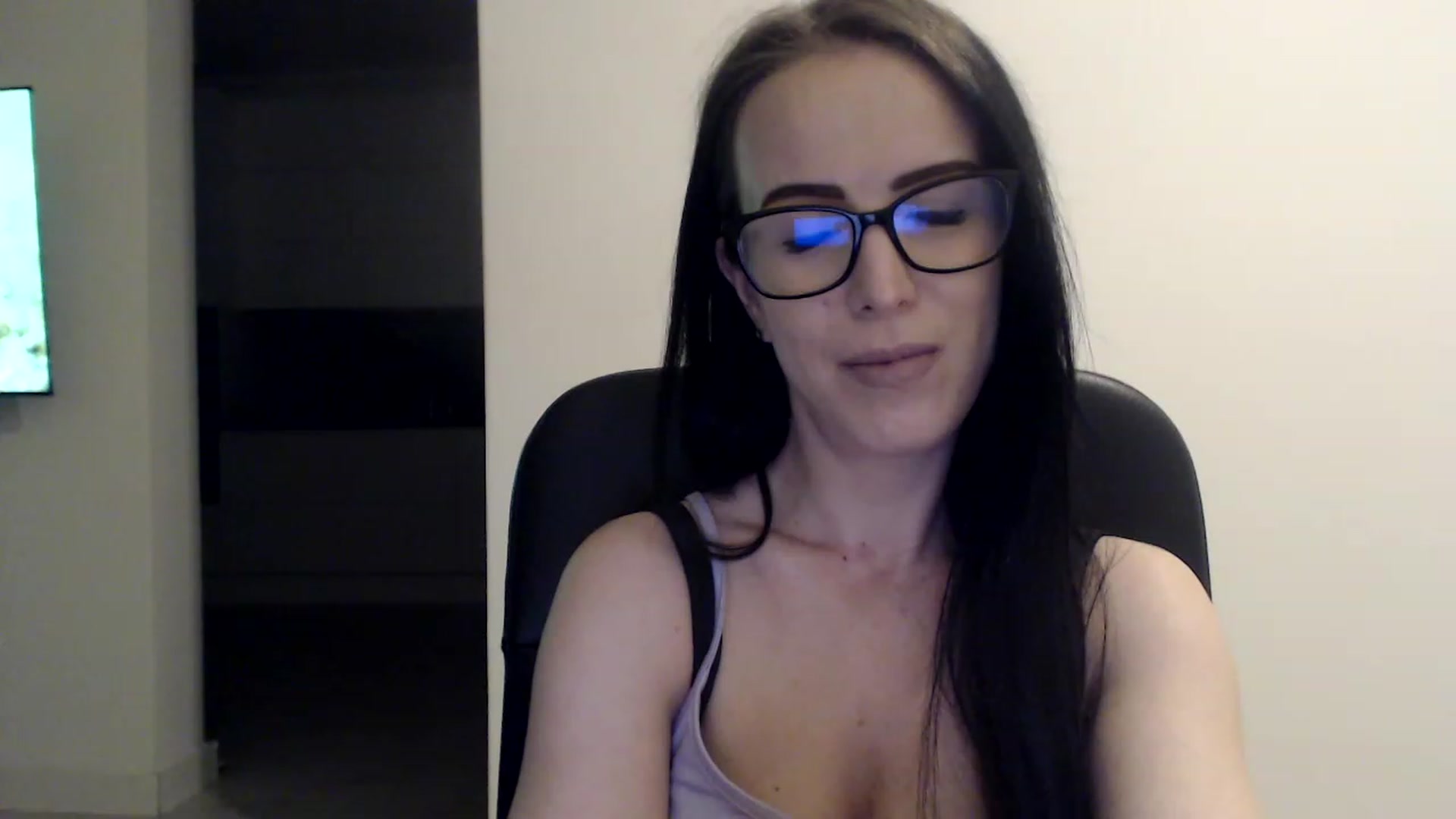 Gallery image thumbnail from Alexys23's myfreecams stream on, 04/18/2023, 03:00 image 7 of 20