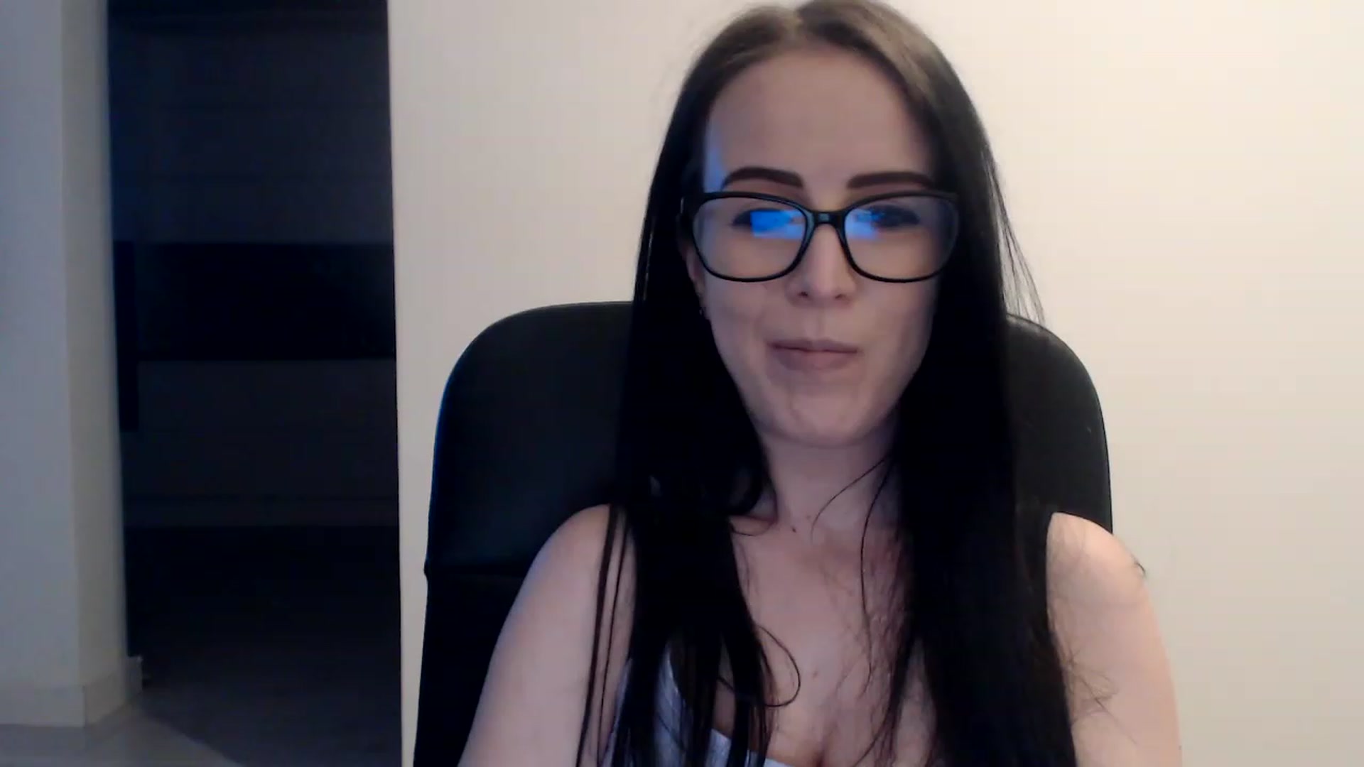 Gallery image thumbnail from Alexys23's myfreecams stream on, 04/18/2023, 03:00 image 13 of 20