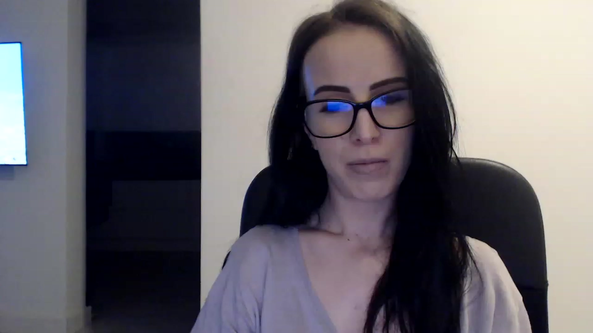 Gallery image thumbnail from Alexys23's myfreecams stream on, 04/24/2023, 01:22 image 1 of 20