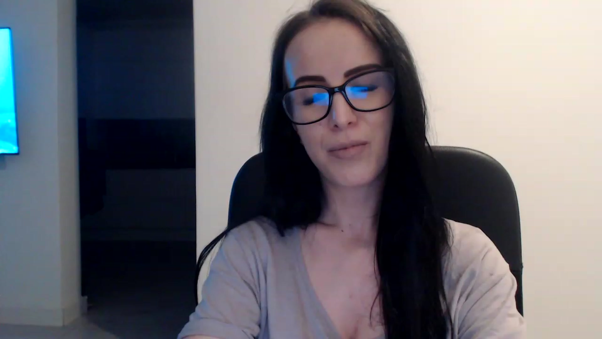 Gallery image thumbnail from Alexys23's myfreecams stream on, 04/24/2023, 01:22 image 14 of 20
