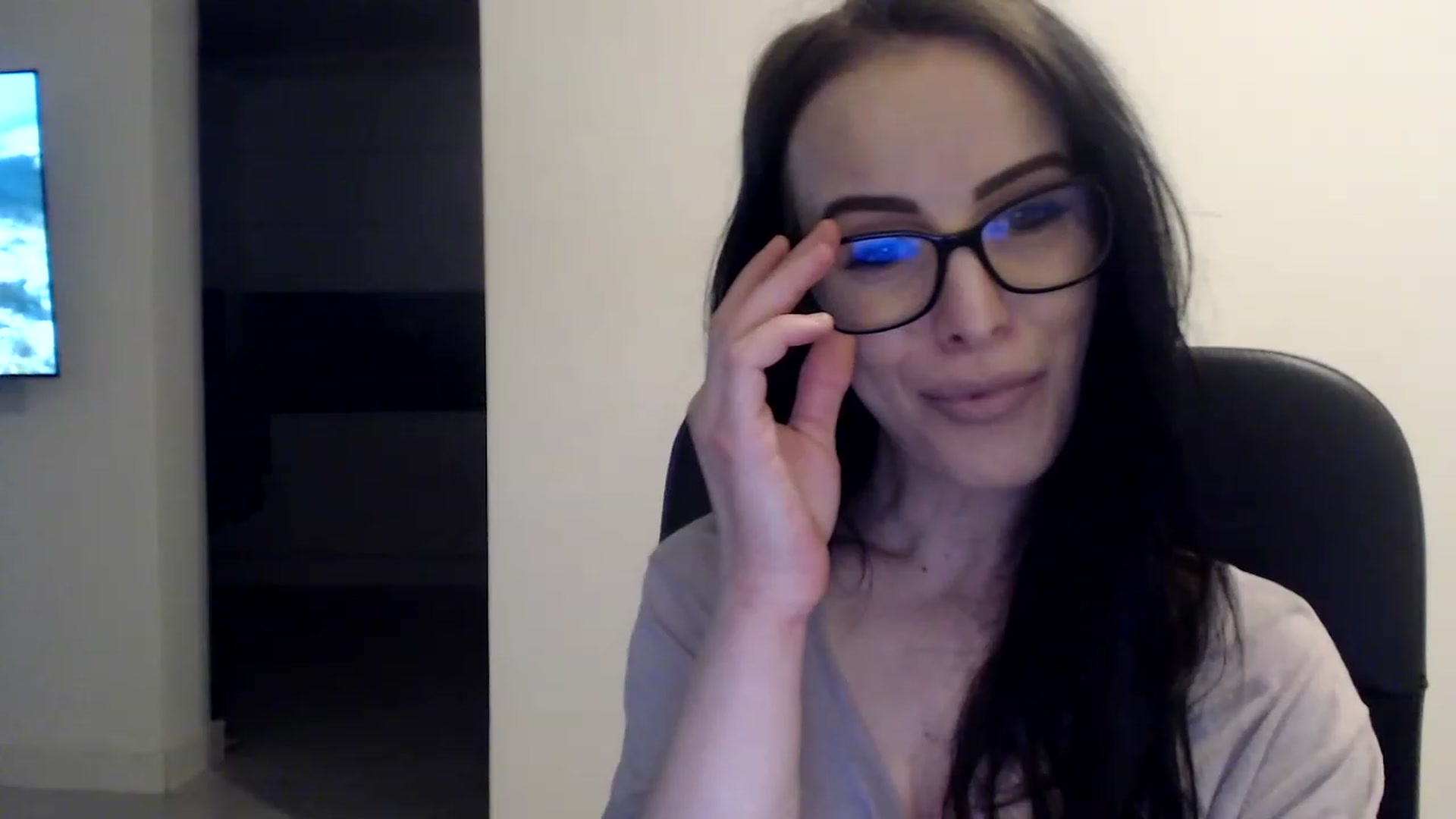 Gallery image thumbnail from Alexys23's myfreecams stream on, 04/24/2023, 01:22 image 6 of 20
