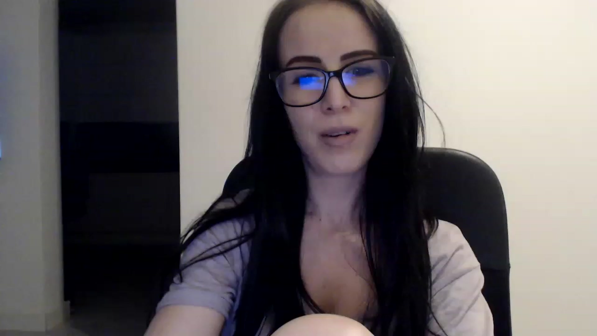 Gallery image thumbnail from Alexys23's myfreecams stream on, 04/24/2023, 03:18 image 1 of 20