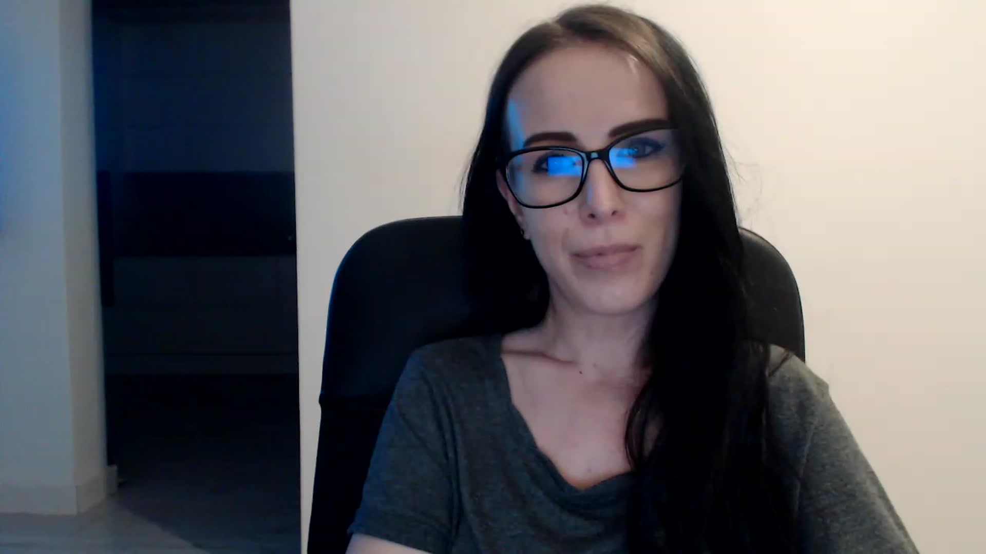 Gallery image thumbnail from Alexys23's myfreecams stream on, 04/29/2023, 02:45 image 4 of 20
